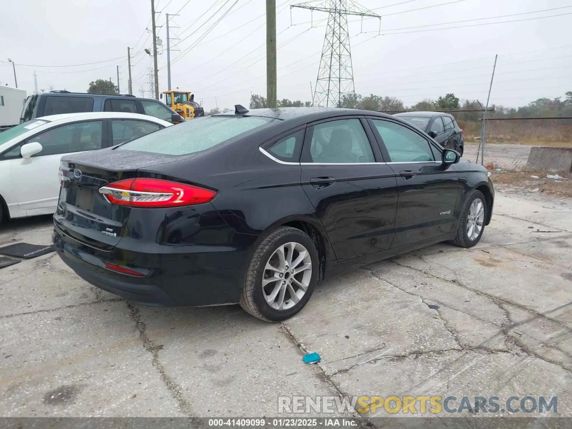 4 Photograph of a damaged car 3FA6P0LU9KR214739 FORD FUSION HYBRID 2019
