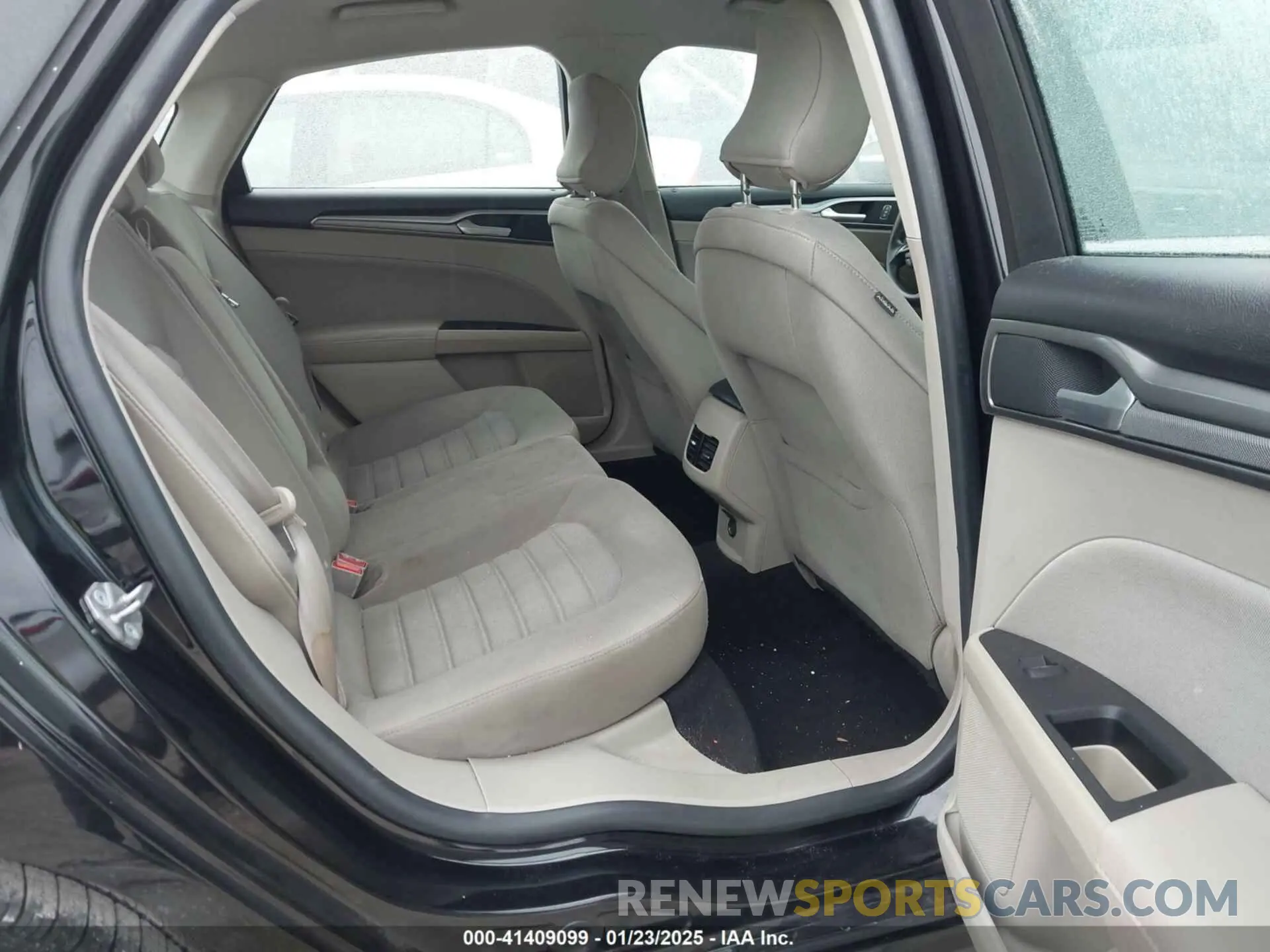 8 Photograph of a damaged car 3FA6P0LU9KR214739 FORD FUSION HYBRID 2019