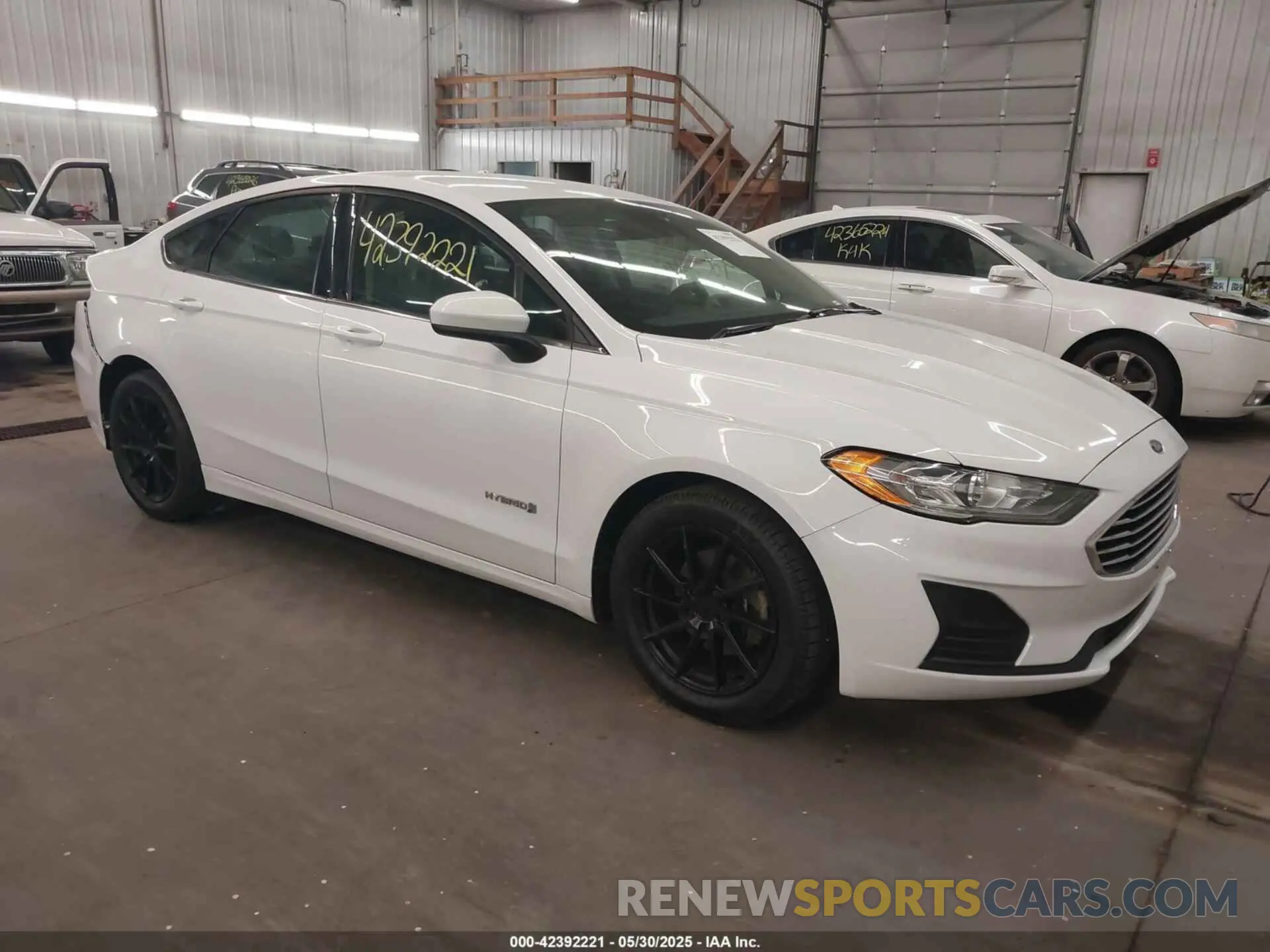1 Photograph of a damaged car 3FA6P0LU9KR254402 FORD FUSION HYBRID 2019