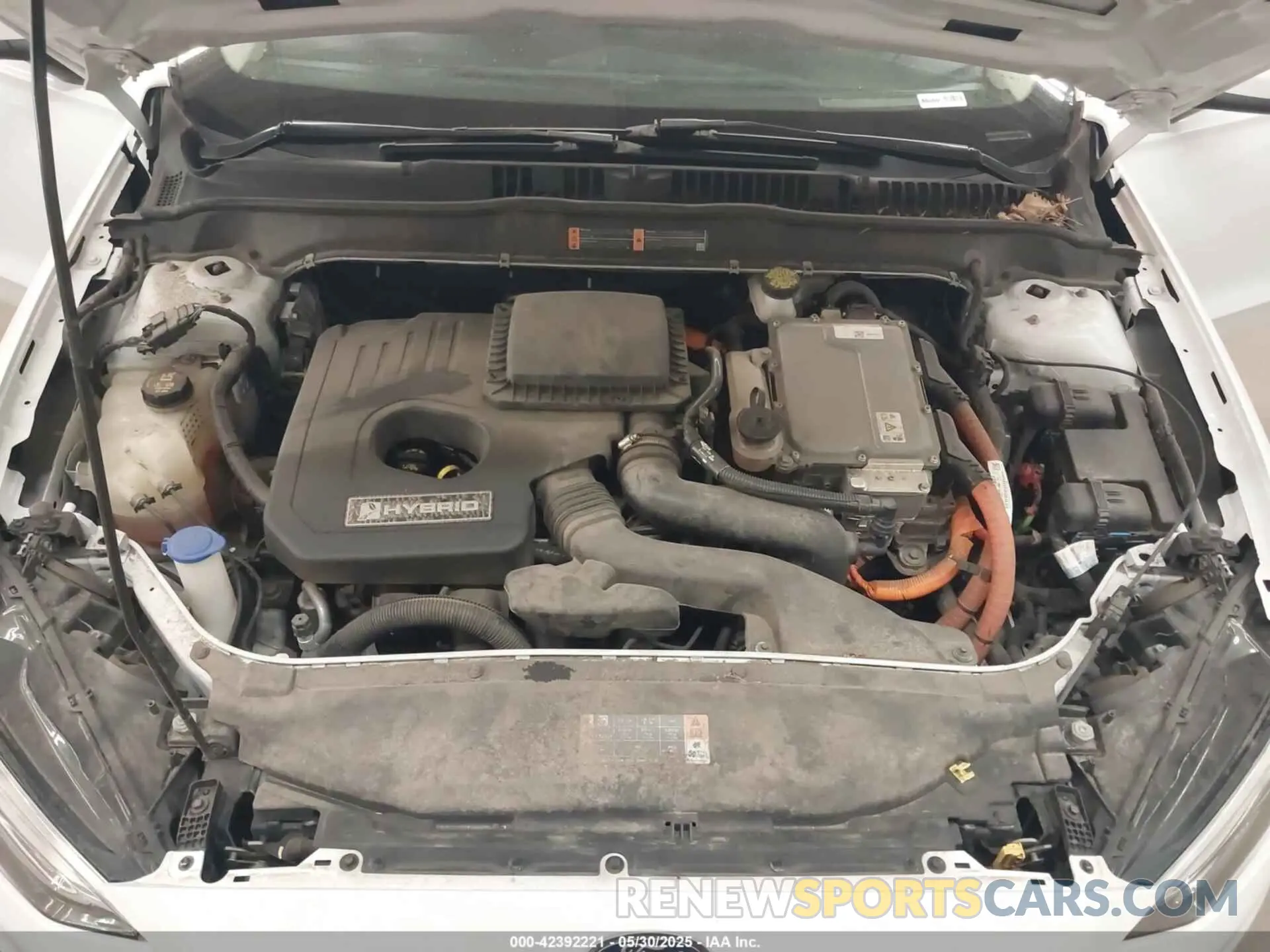 10 Photograph of a damaged car 3FA6P0LU9KR254402 FORD FUSION HYBRID 2019