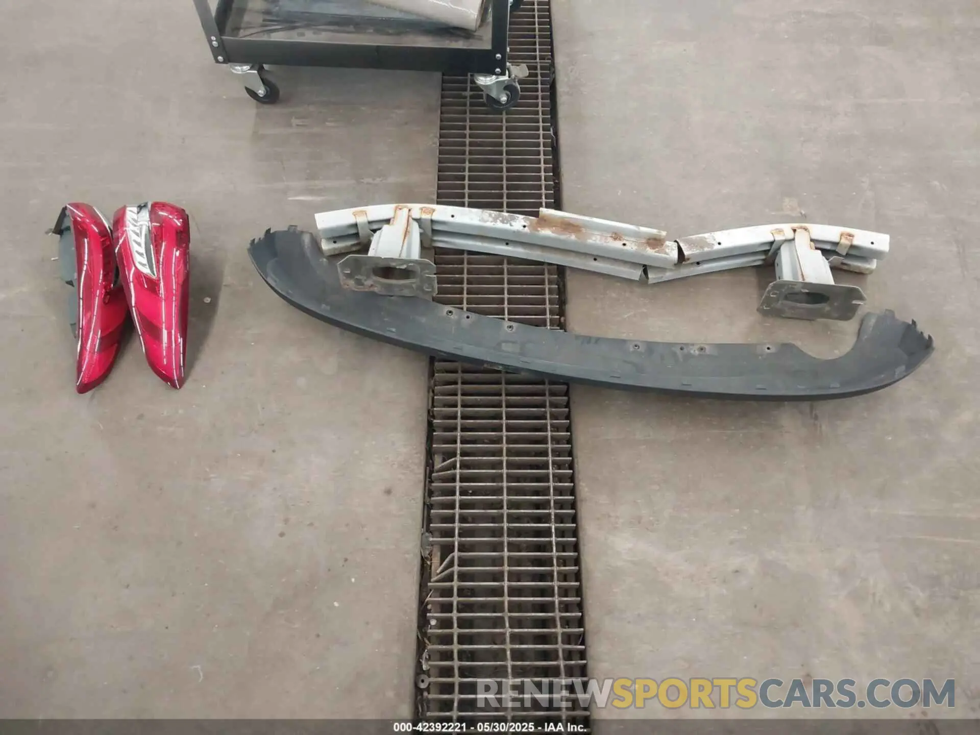 12 Photograph of a damaged car 3FA6P0LU9KR254402 FORD FUSION HYBRID 2019