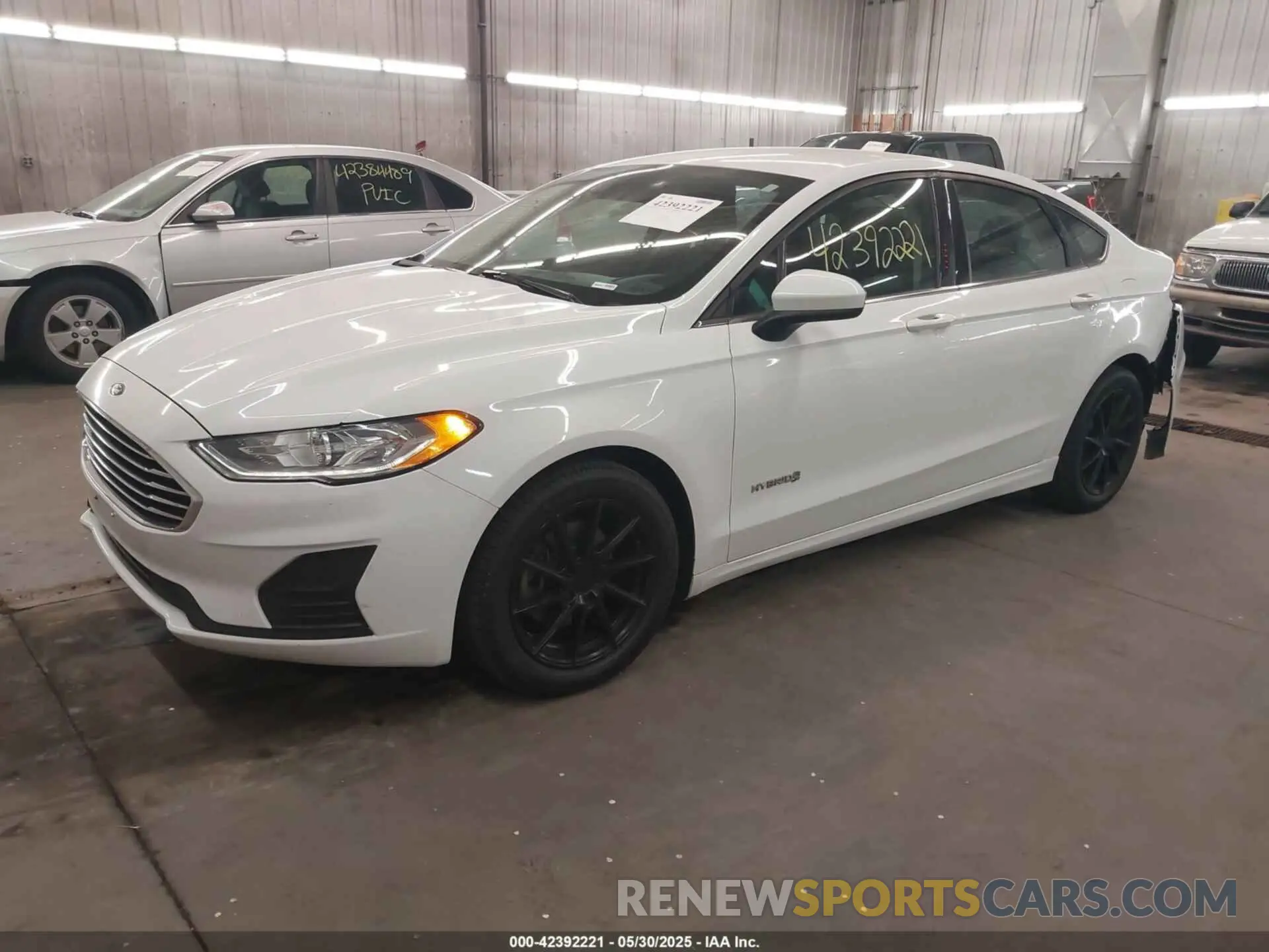 2 Photograph of a damaged car 3FA6P0LU9KR254402 FORD FUSION HYBRID 2019
