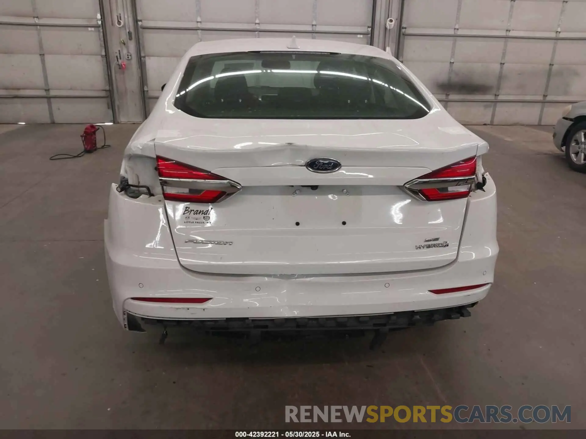 6 Photograph of a damaged car 3FA6P0LU9KR254402 FORD FUSION HYBRID 2019