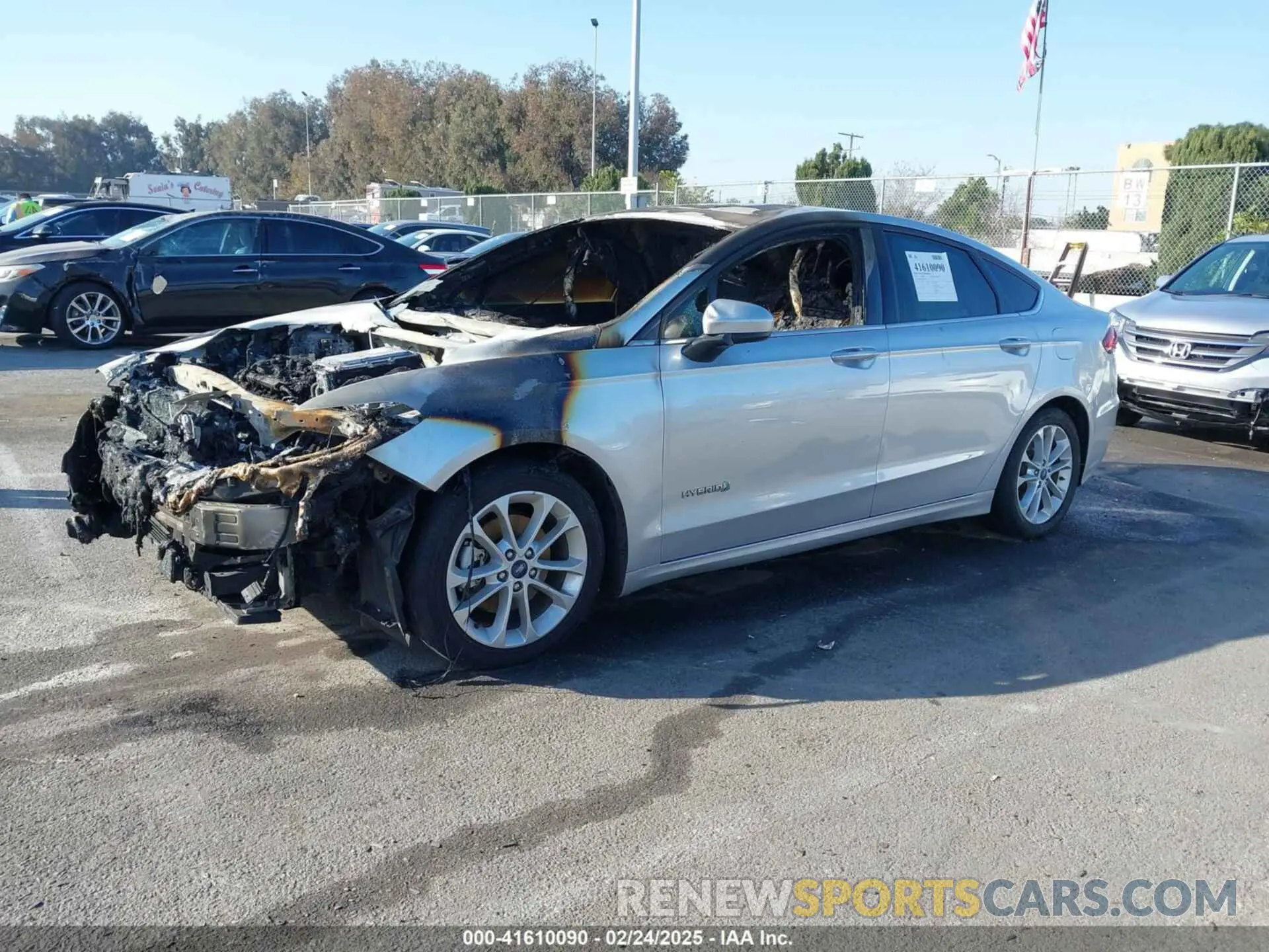 2 Photograph of a damaged car 3FA6P0LU9KR261608 FORD FUSION HYBRID 2019