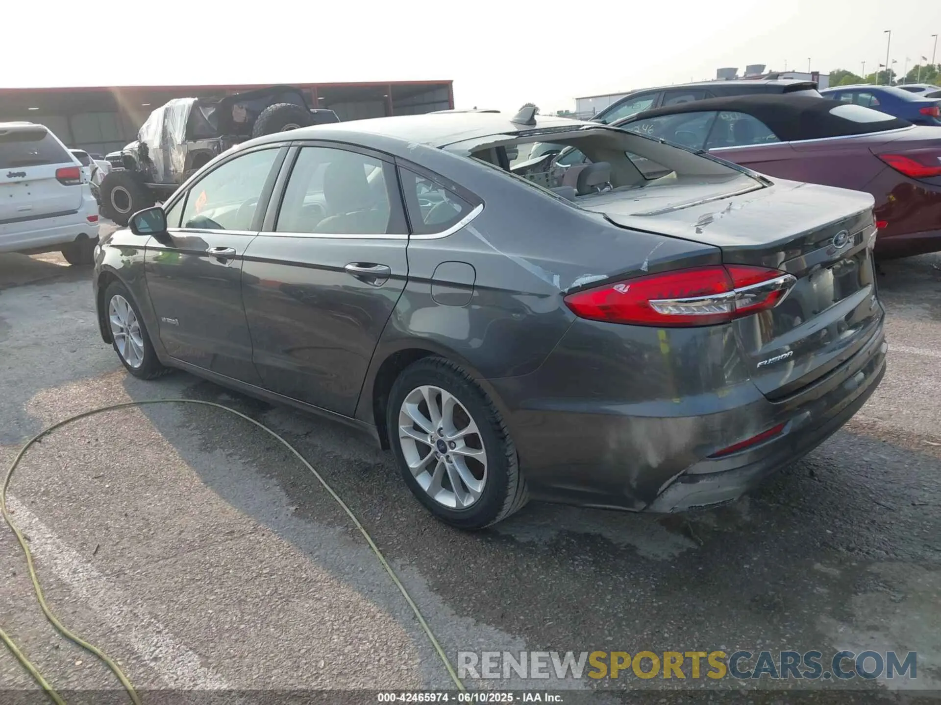 3 Photograph of a damaged car 3FA6P0LU9KR262080 FORD FUSION HYBRID 2019