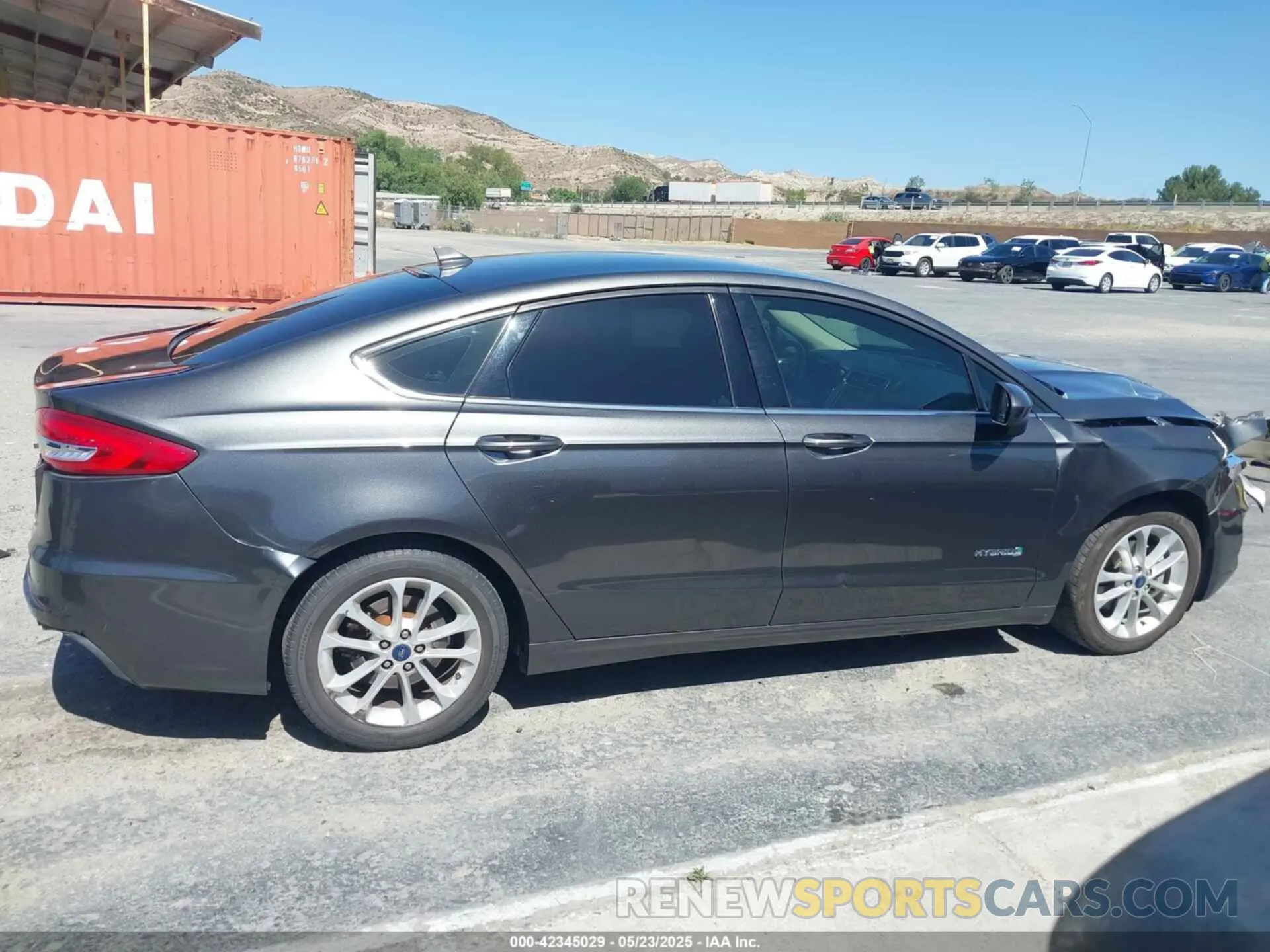 13 Photograph of a damaged car 3FA6P0LUXKR174462 FORD FUSION HYBRID 2019