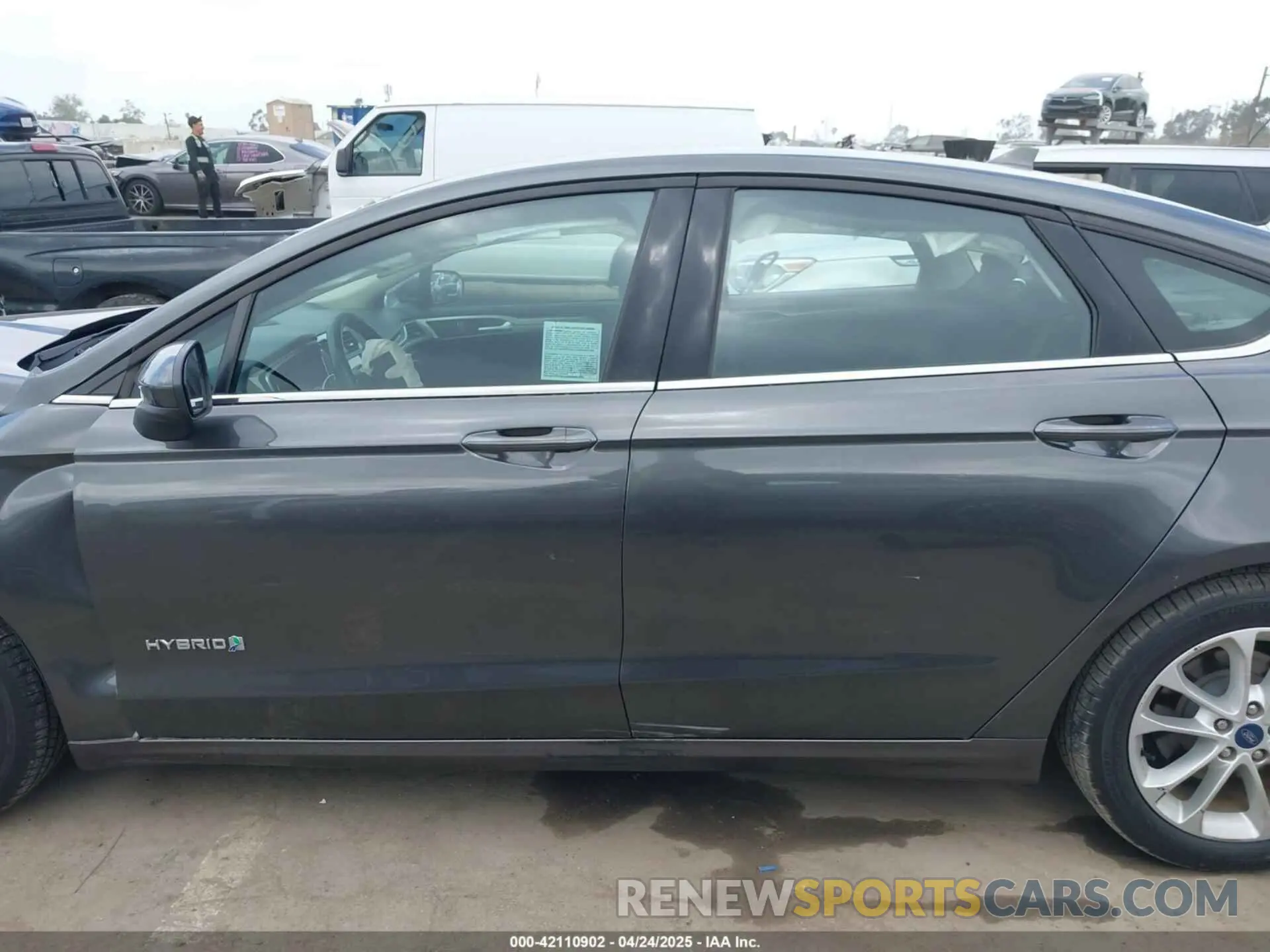 14 Photograph of a damaged car 3FA6P0LUXKR174476 FORD FUSION HYBRID 2019