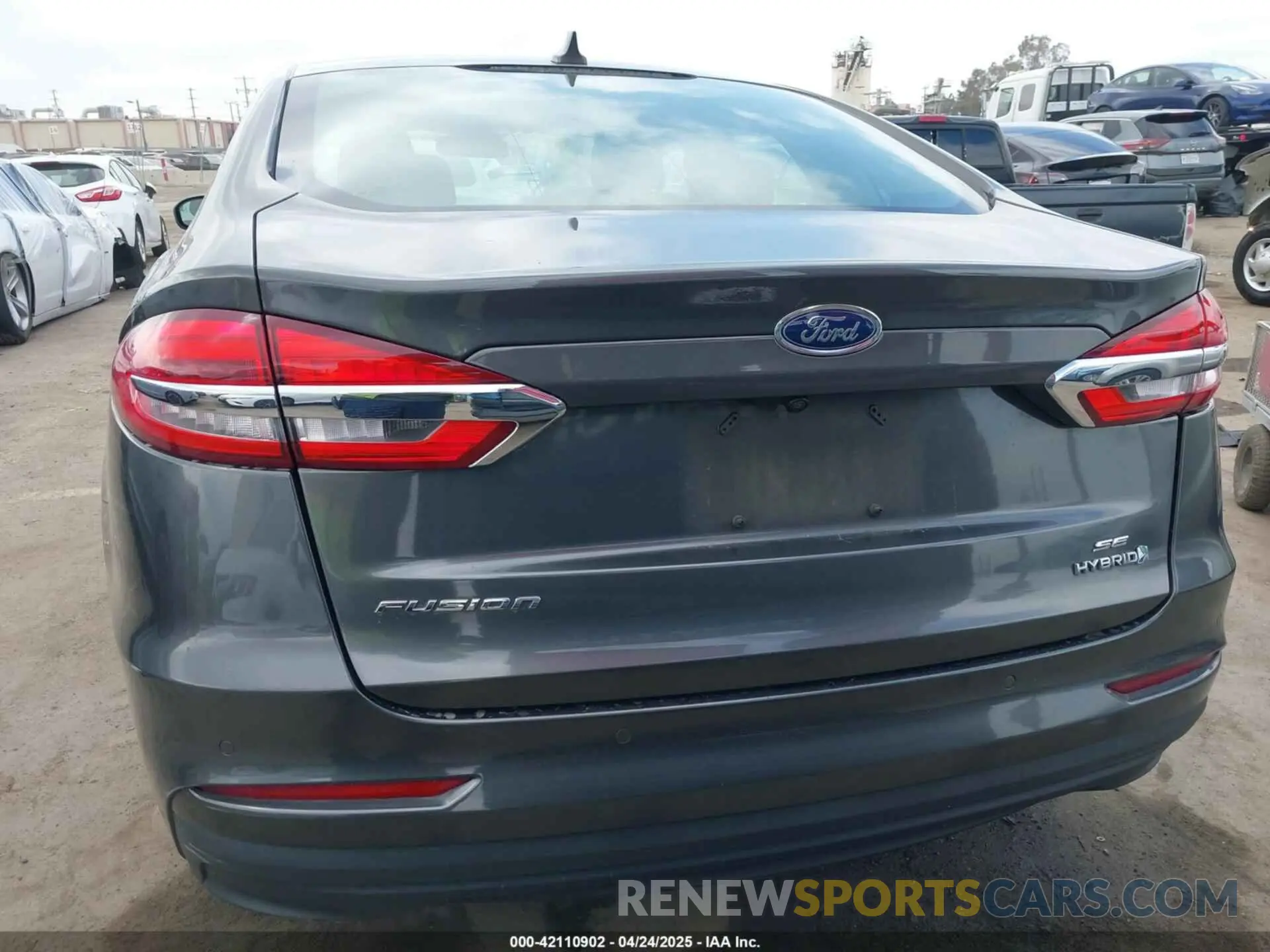 16 Photograph of a damaged car 3FA6P0LUXKR174476 FORD FUSION HYBRID 2019
