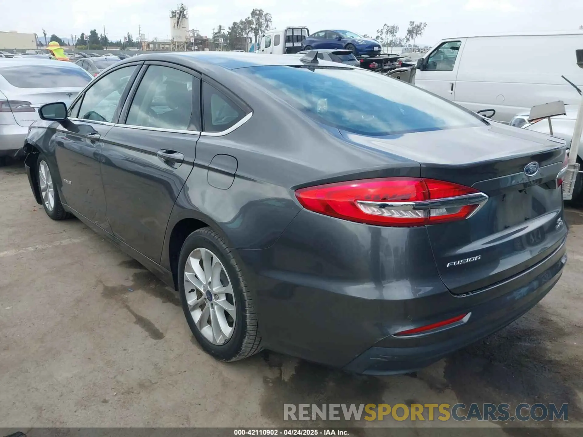 3 Photograph of a damaged car 3FA6P0LUXKR174476 FORD FUSION HYBRID 2019