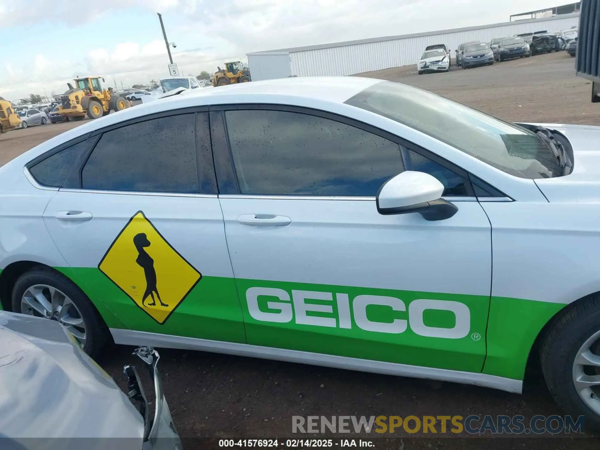 13 Photograph of a damaged car 3FA6P0LUXKR210375 FORD FUSION HYBRID 2019