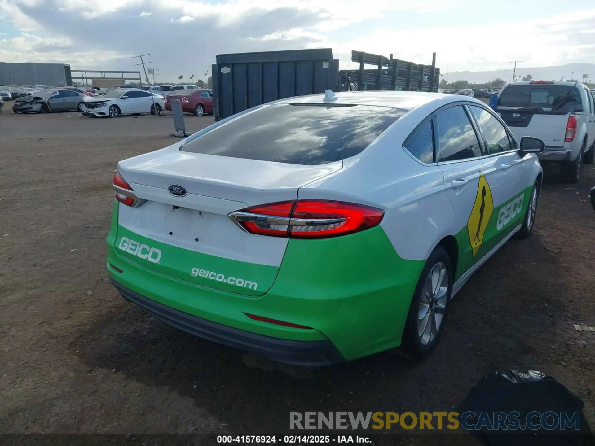 4 Photograph of a damaged car 3FA6P0LUXKR210375 FORD FUSION HYBRID 2019