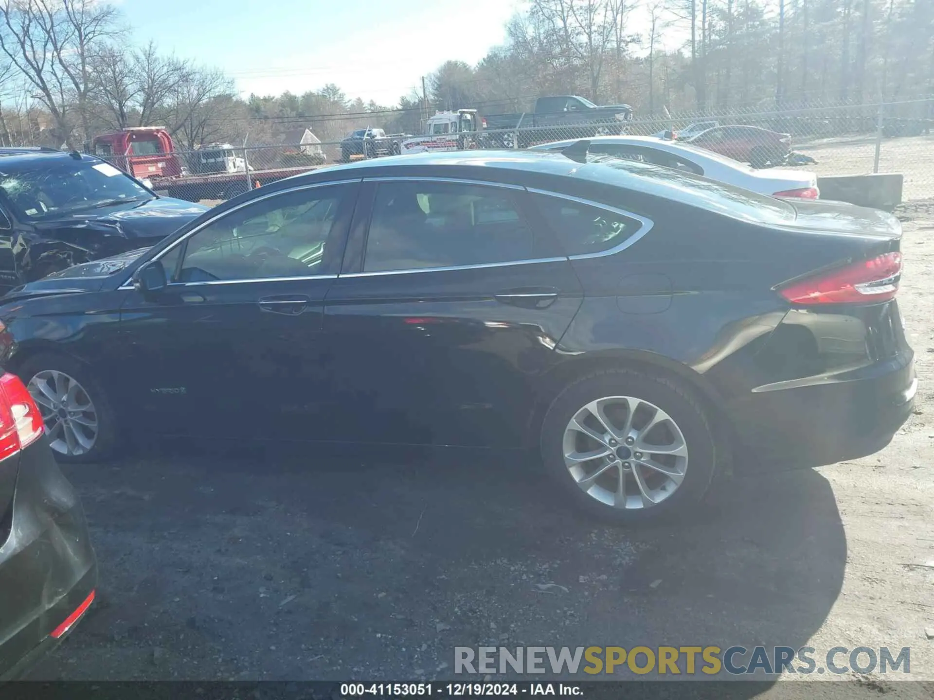 14 Photograph of a damaged car 3FA6P0MU0KR154297 FORD FUSION HYBRID 2019