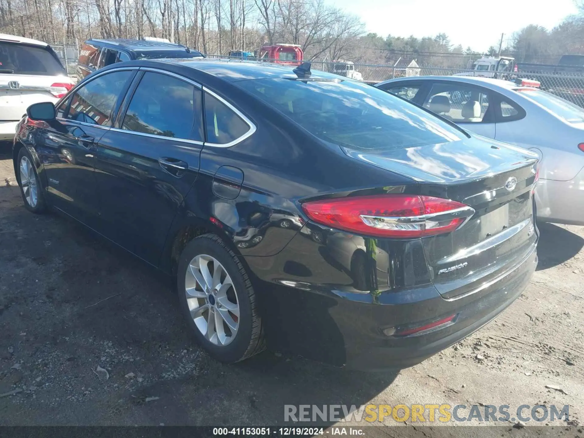 3 Photograph of a damaged car 3FA6P0MU0KR154297 FORD FUSION HYBRID 2019