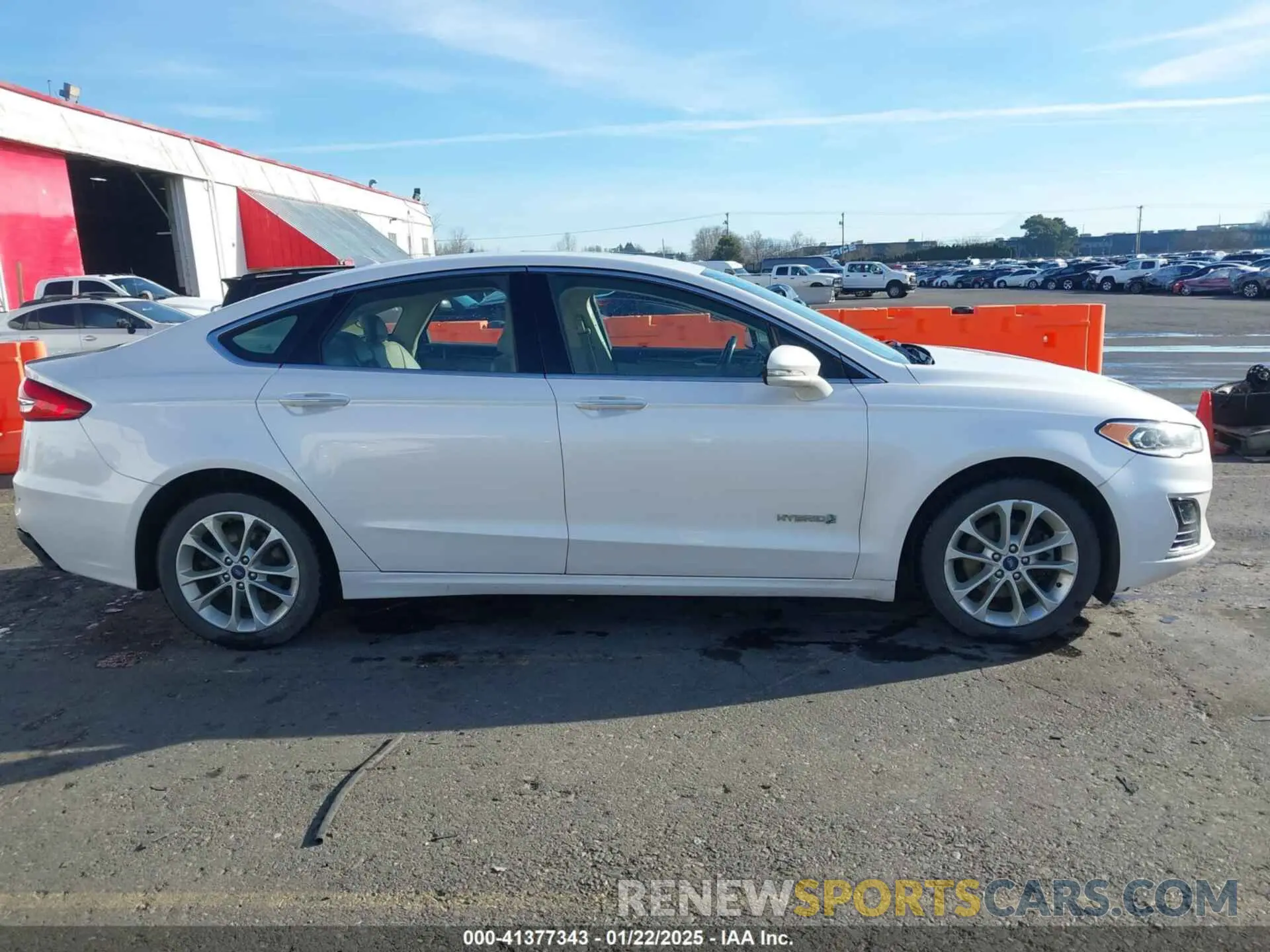 13 Photograph of a damaged car 3FA6P0MU1KR257325 FORD FUSION HYBRID 2019