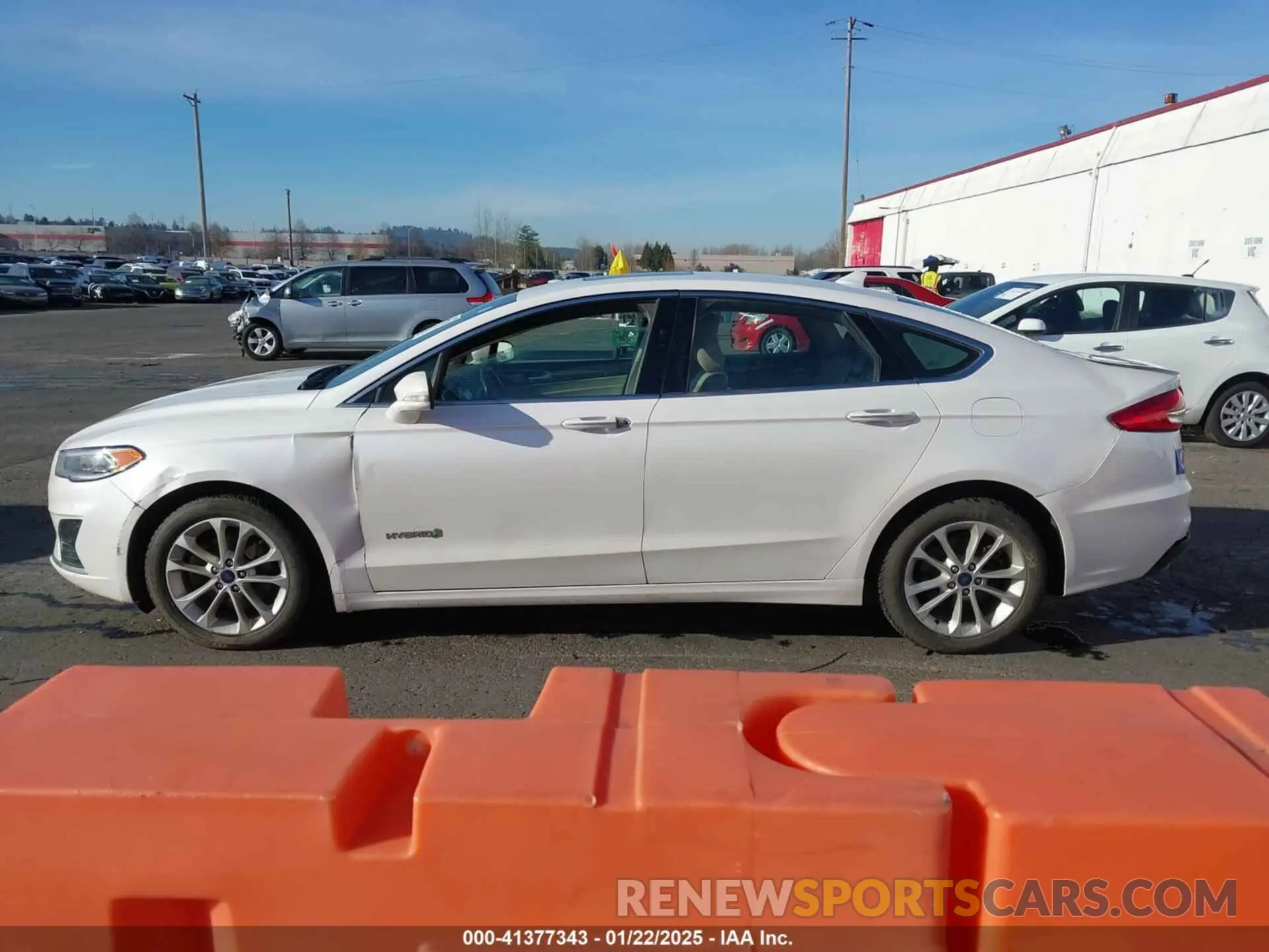 14 Photograph of a damaged car 3FA6P0MU1KR257325 FORD FUSION HYBRID 2019