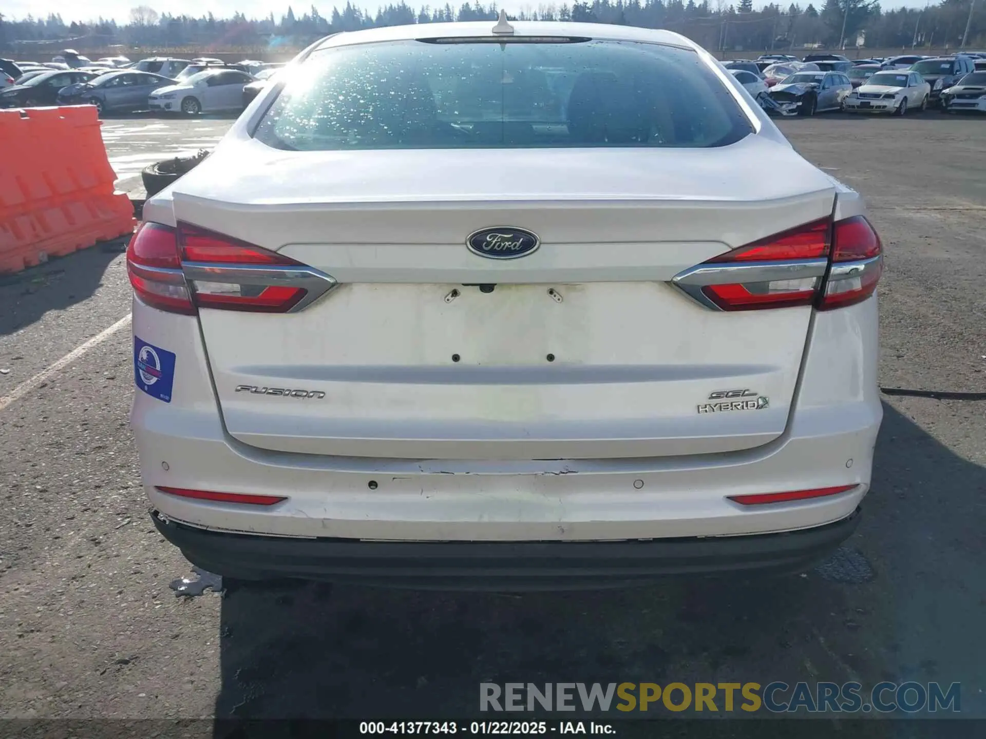 16 Photograph of a damaged car 3FA6P0MU1KR257325 FORD FUSION HYBRID 2019