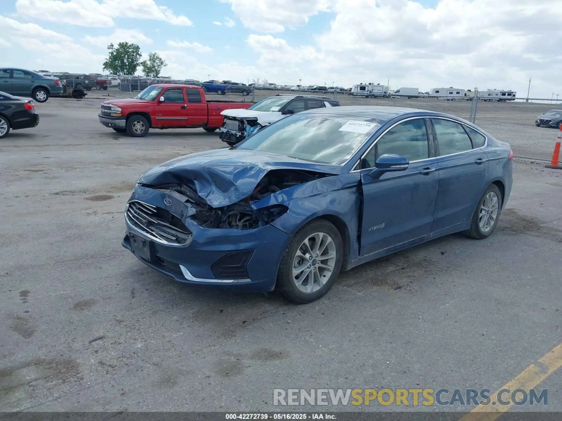 2 Photograph of a damaged car 3FA6P0MU2KR140367 FORD FUSION HYBRID 2019