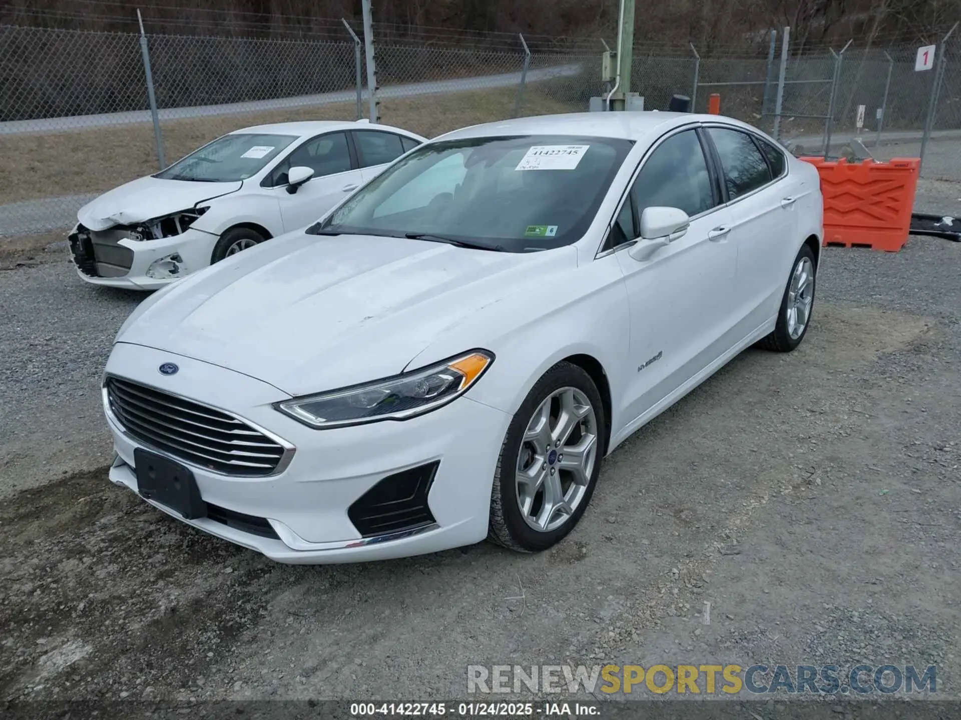 2 Photograph of a damaged car 3FA6P0MU3KR189612 FORD FUSION HYBRID 2019