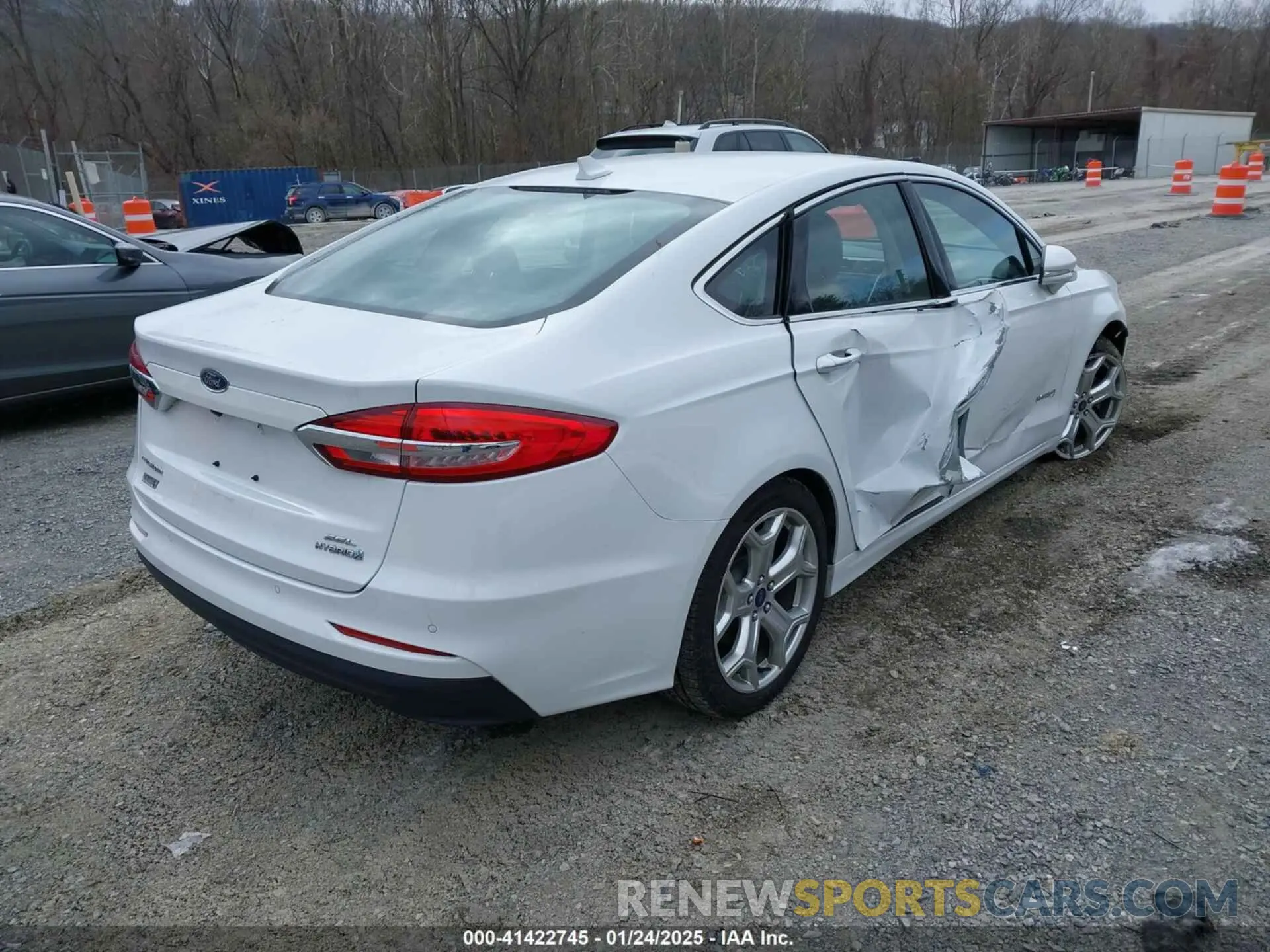 4 Photograph of a damaged car 3FA6P0MU3KR189612 FORD FUSION HYBRID 2019