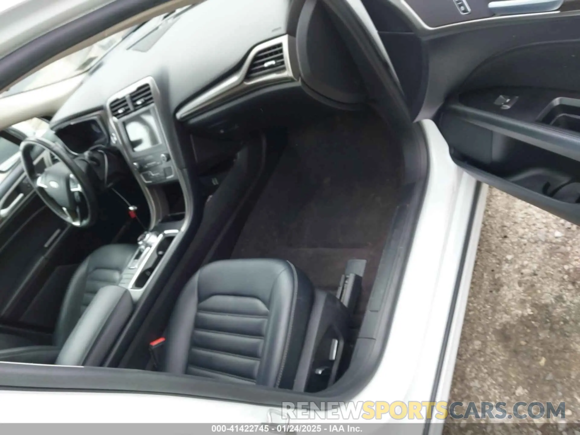 5 Photograph of a damaged car 3FA6P0MU3KR189612 FORD FUSION HYBRID 2019