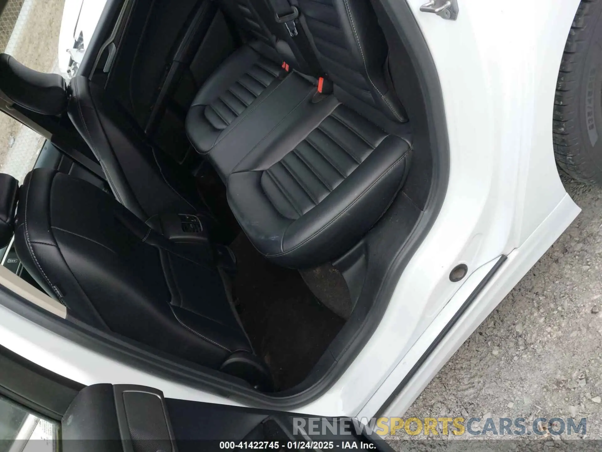 8 Photograph of a damaged car 3FA6P0MU3KR189612 FORD FUSION HYBRID 2019