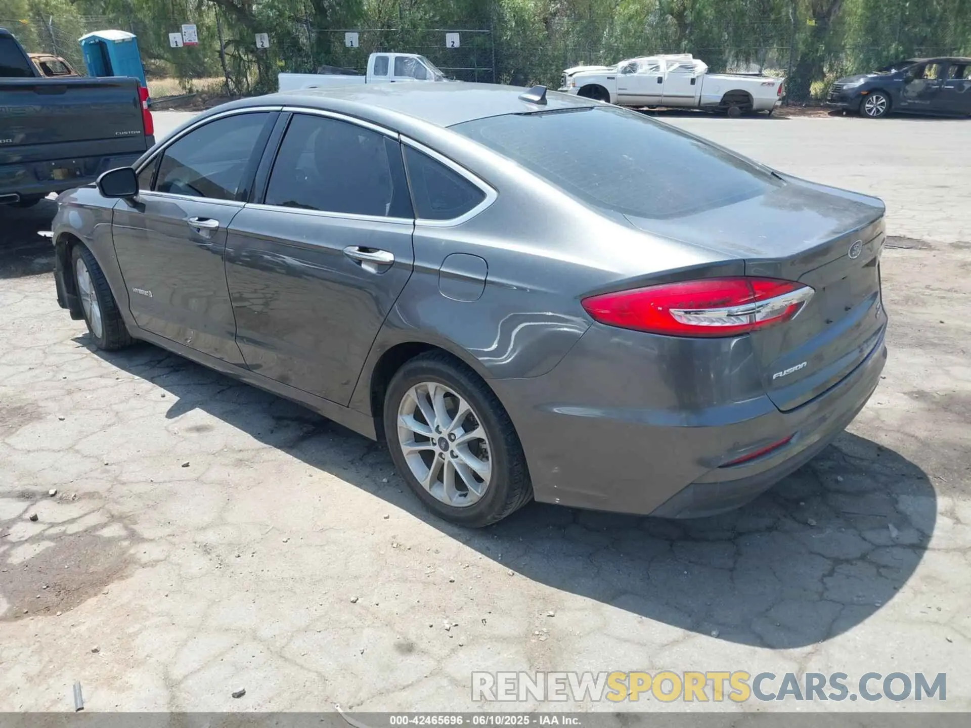 3 Photograph of a damaged car 3FA6P0MU4KR241524 FORD FUSION HYBRID 2019