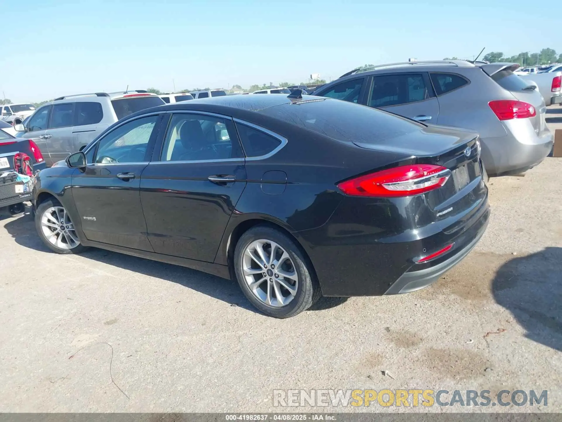 3 Photograph of a damaged car 3FA6P0MU5KR203851 FORD FUSION HYBRID 2019