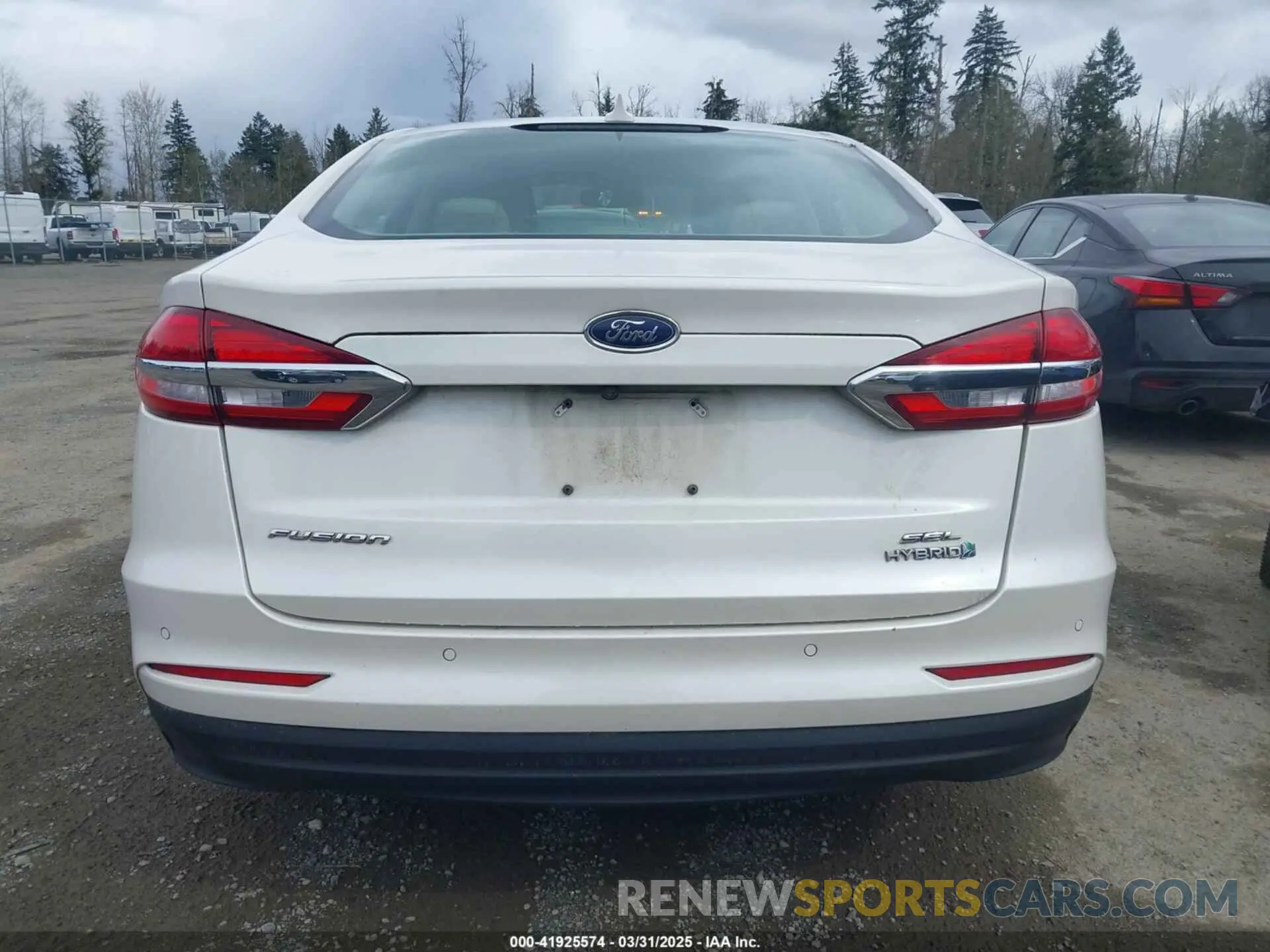 16 Photograph of a damaged car 3FA6P0MU5KR220133 FORD FUSION HYBRID 2019