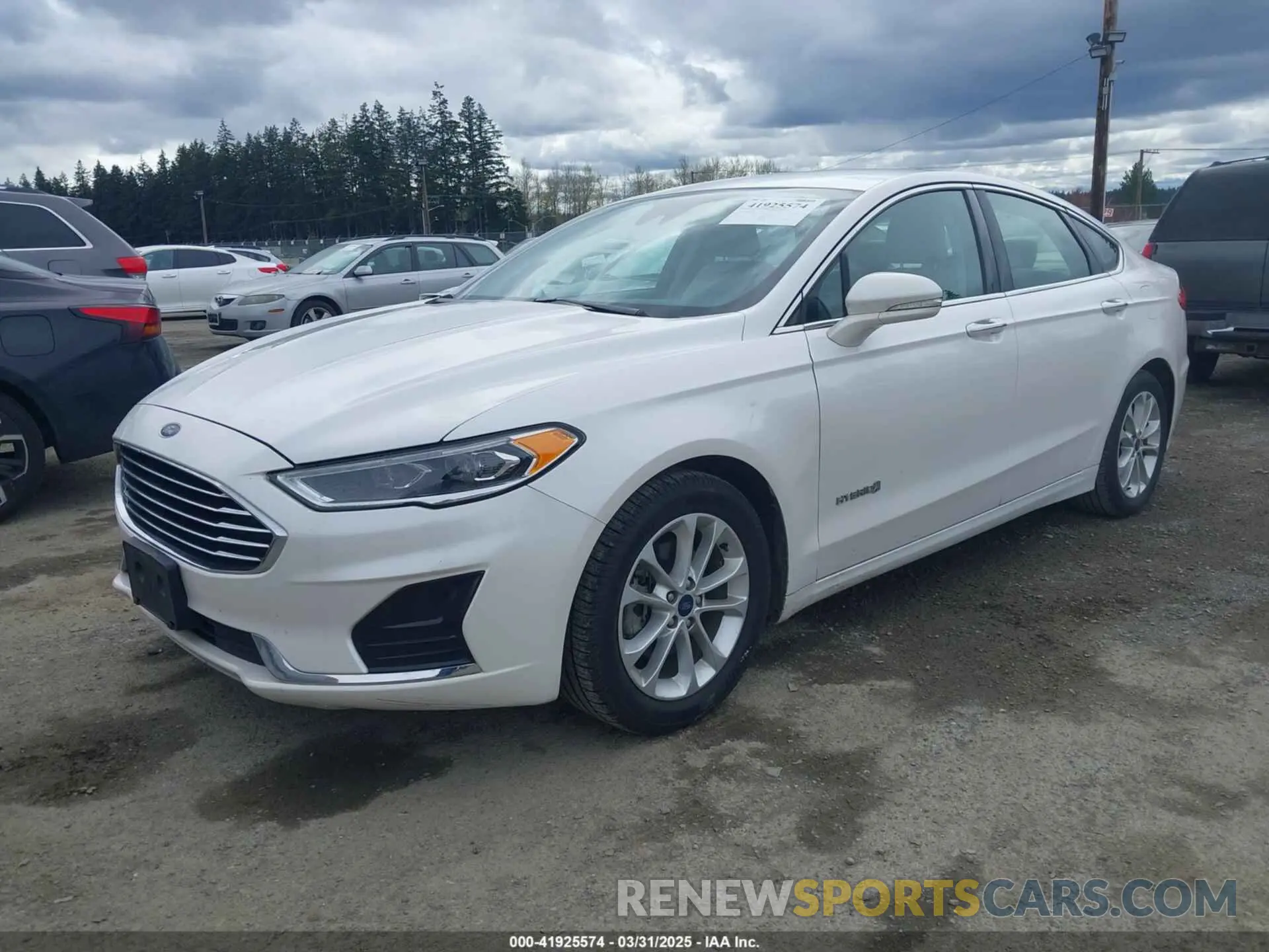 2 Photograph of a damaged car 3FA6P0MU5KR220133 FORD FUSION HYBRID 2019