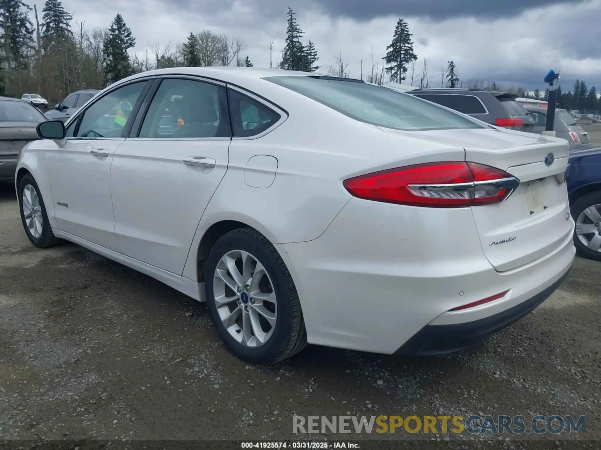 3 Photograph of a damaged car 3FA6P0MU5KR220133 FORD FUSION HYBRID 2019