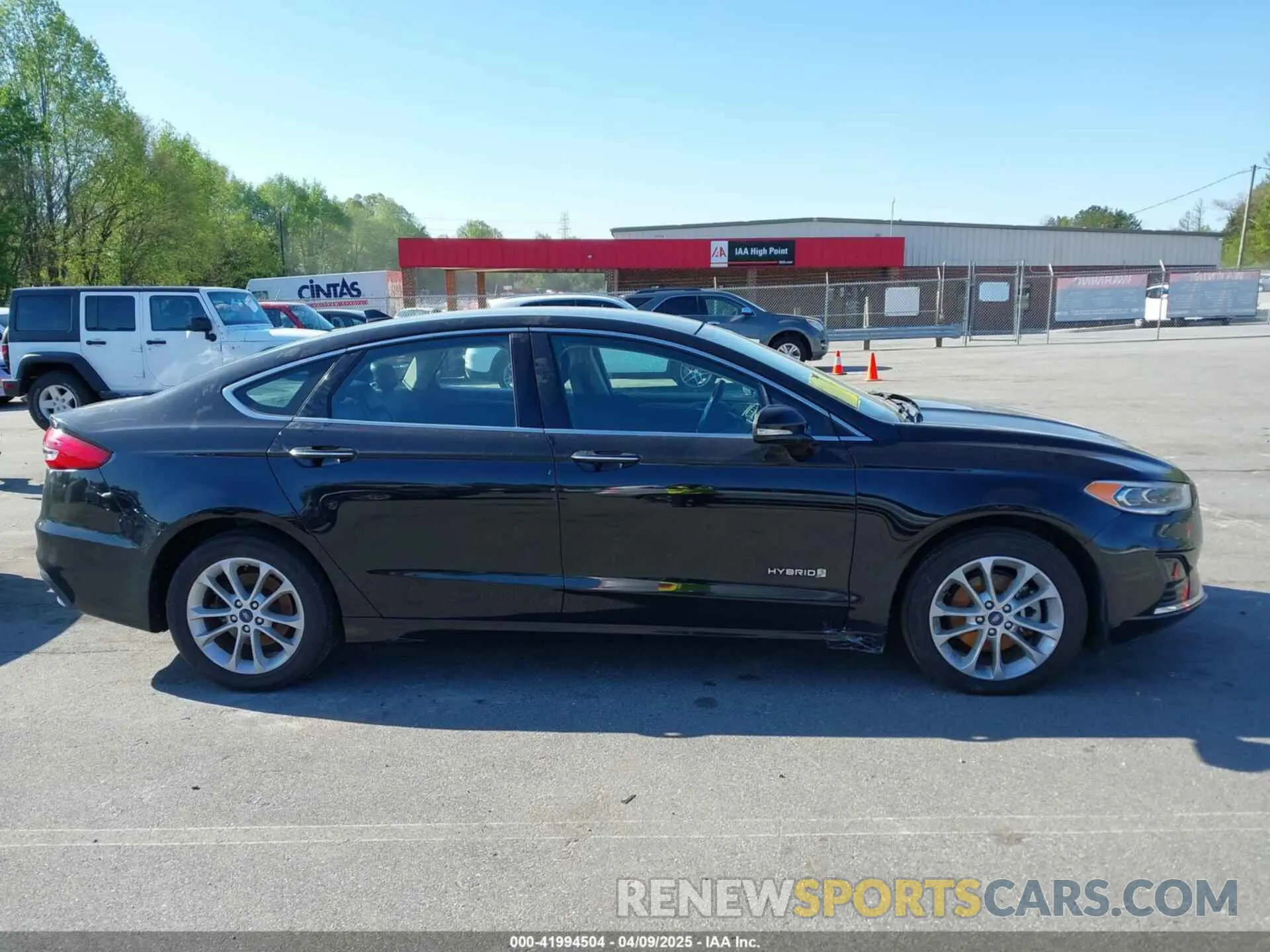 13 Photograph of a damaged car 3FA6P0MU6KR252797 FORD FUSION HYBRID 2019
