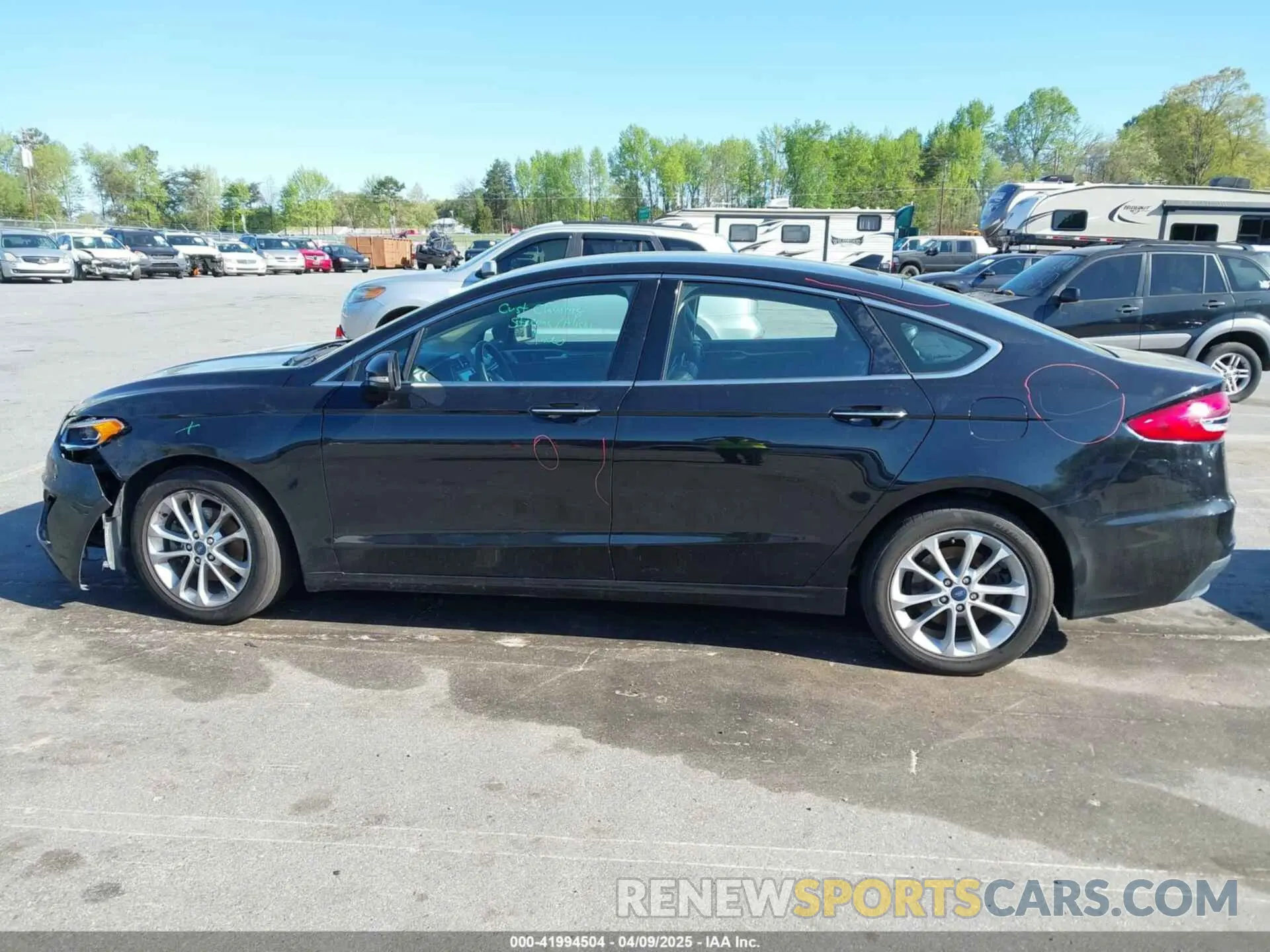 14 Photograph of a damaged car 3FA6P0MU6KR252797 FORD FUSION HYBRID 2019
