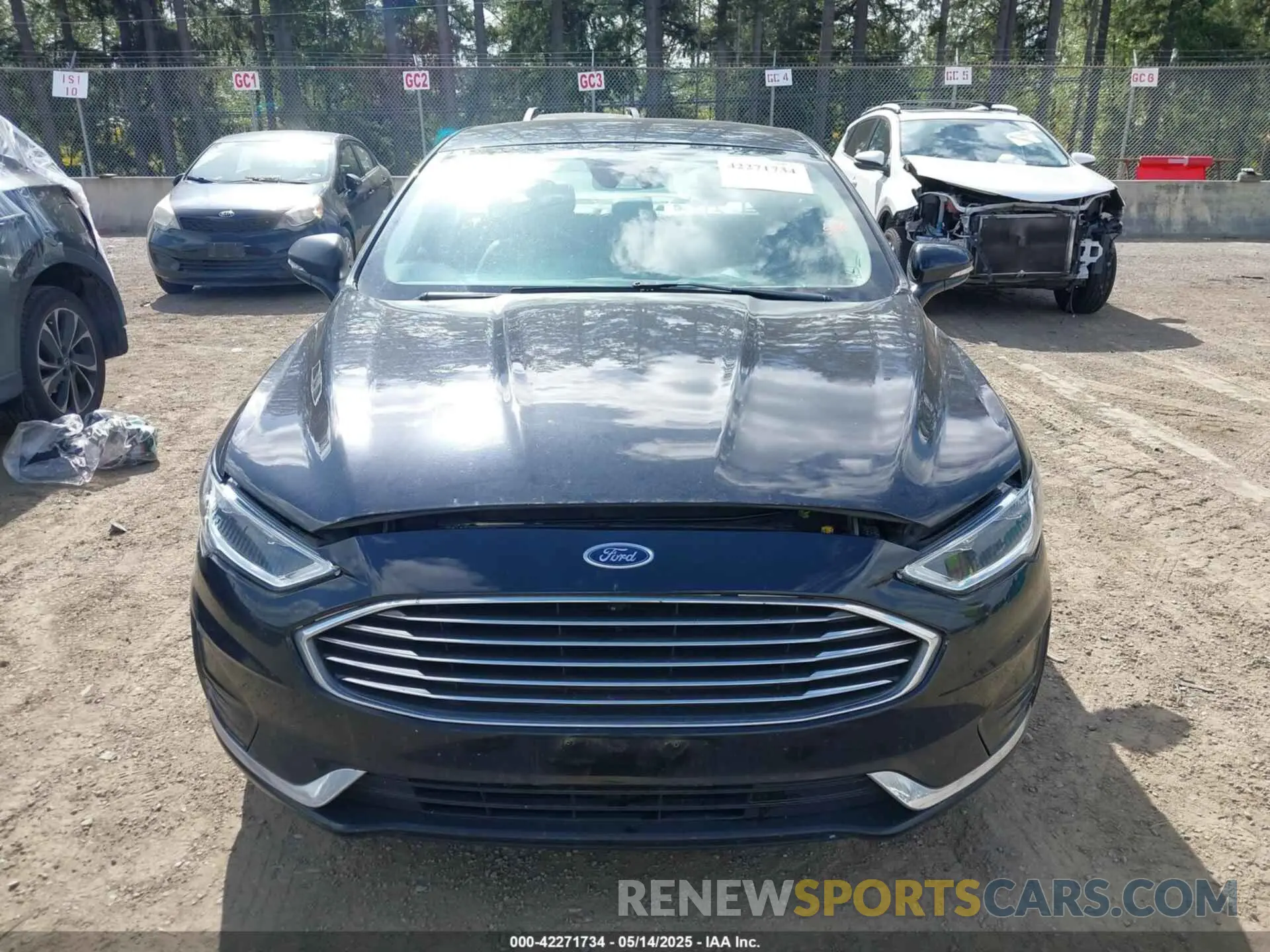 12 Photograph of a damaged car 3FA6P0MU7KR220148 FORD FUSION HYBRID 2019