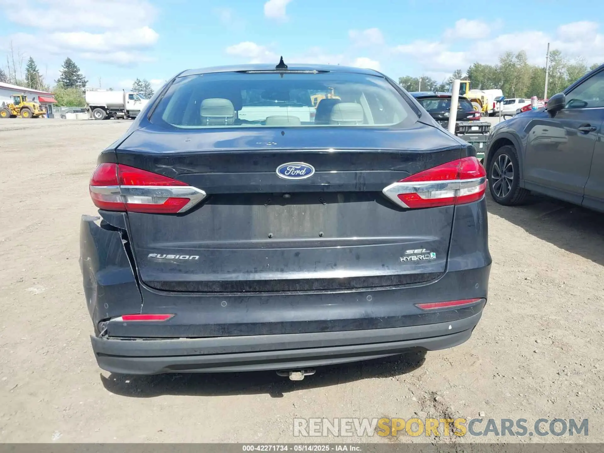 16 Photograph of a damaged car 3FA6P0MU7KR220148 FORD FUSION HYBRID 2019