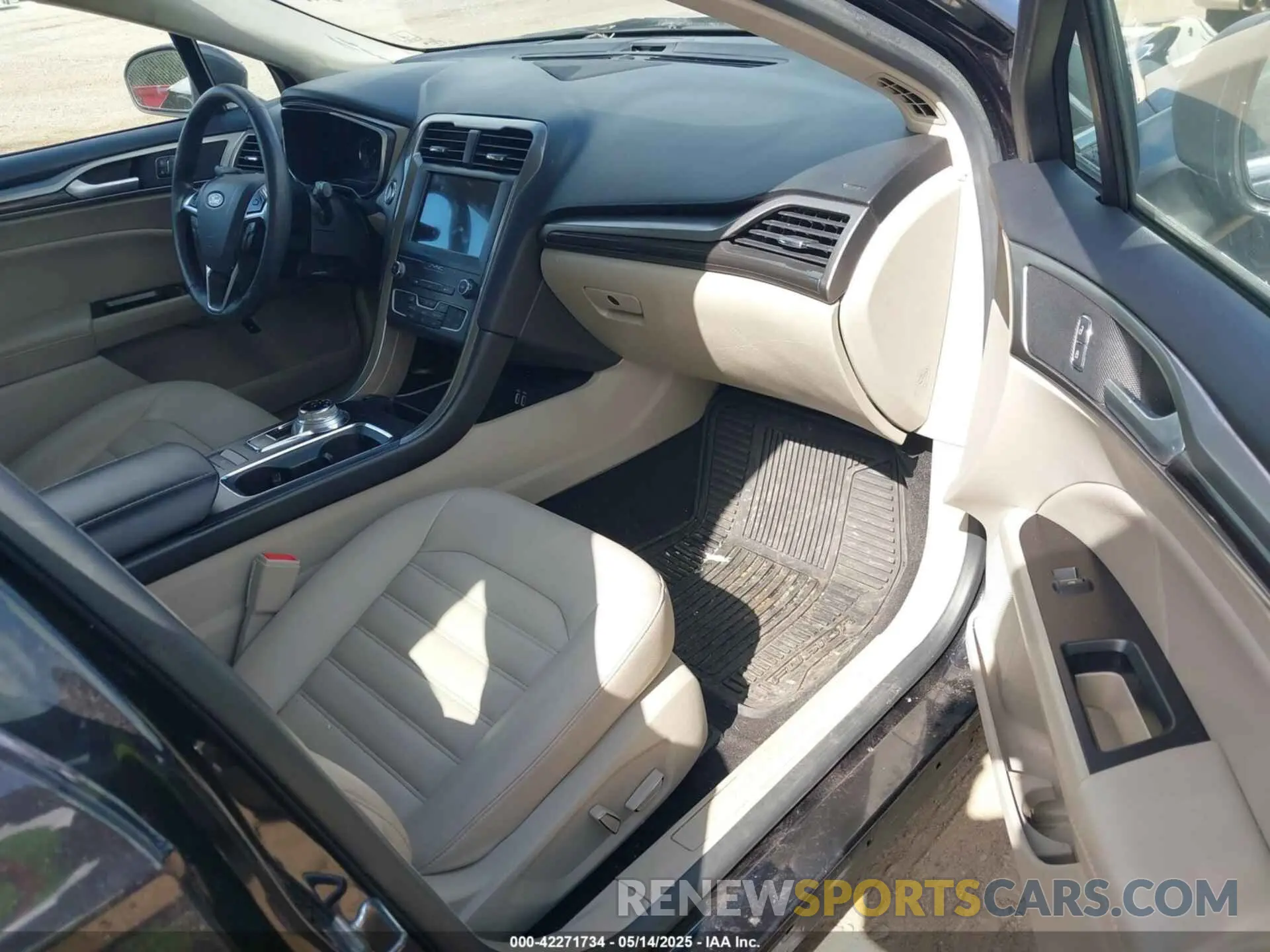 5 Photograph of a damaged car 3FA6P0MU7KR220148 FORD FUSION HYBRID 2019