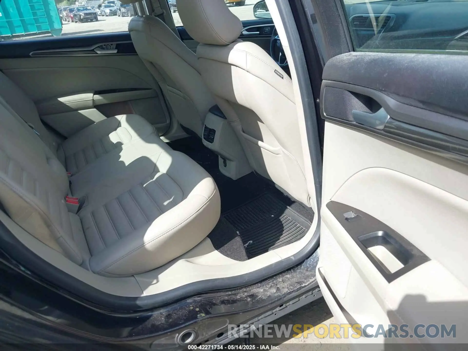 8 Photograph of a damaged car 3FA6P0MU7KR220148 FORD FUSION HYBRID 2019