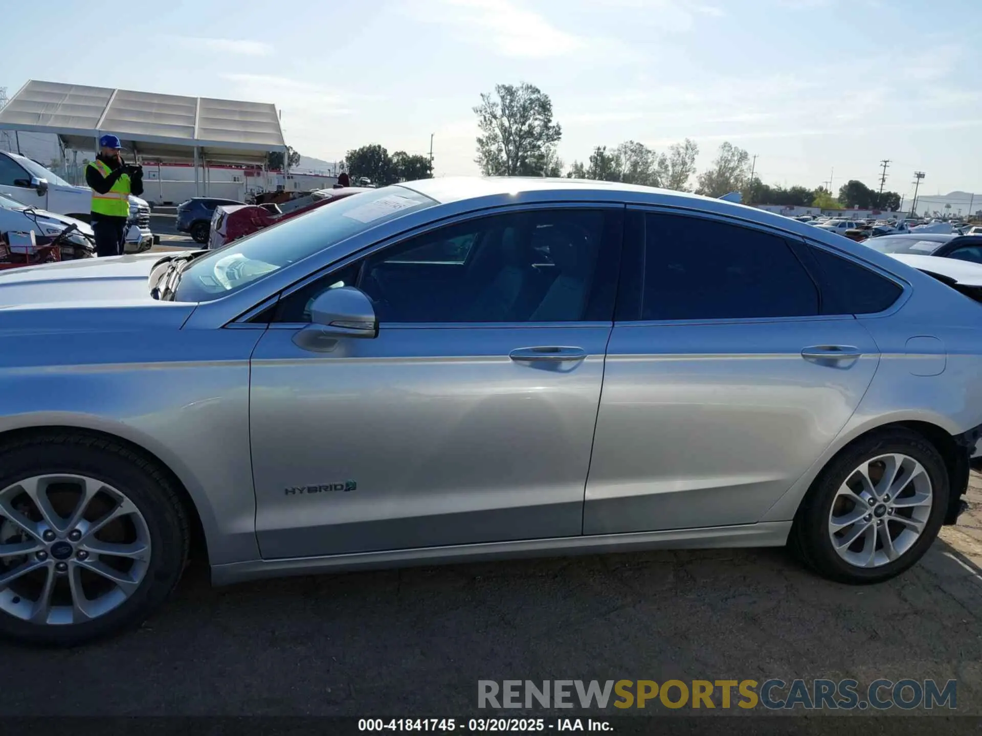 15 Photograph of a damaged car 3FA6P0MU8KR148778 FORD FUSION HYBRID 2019