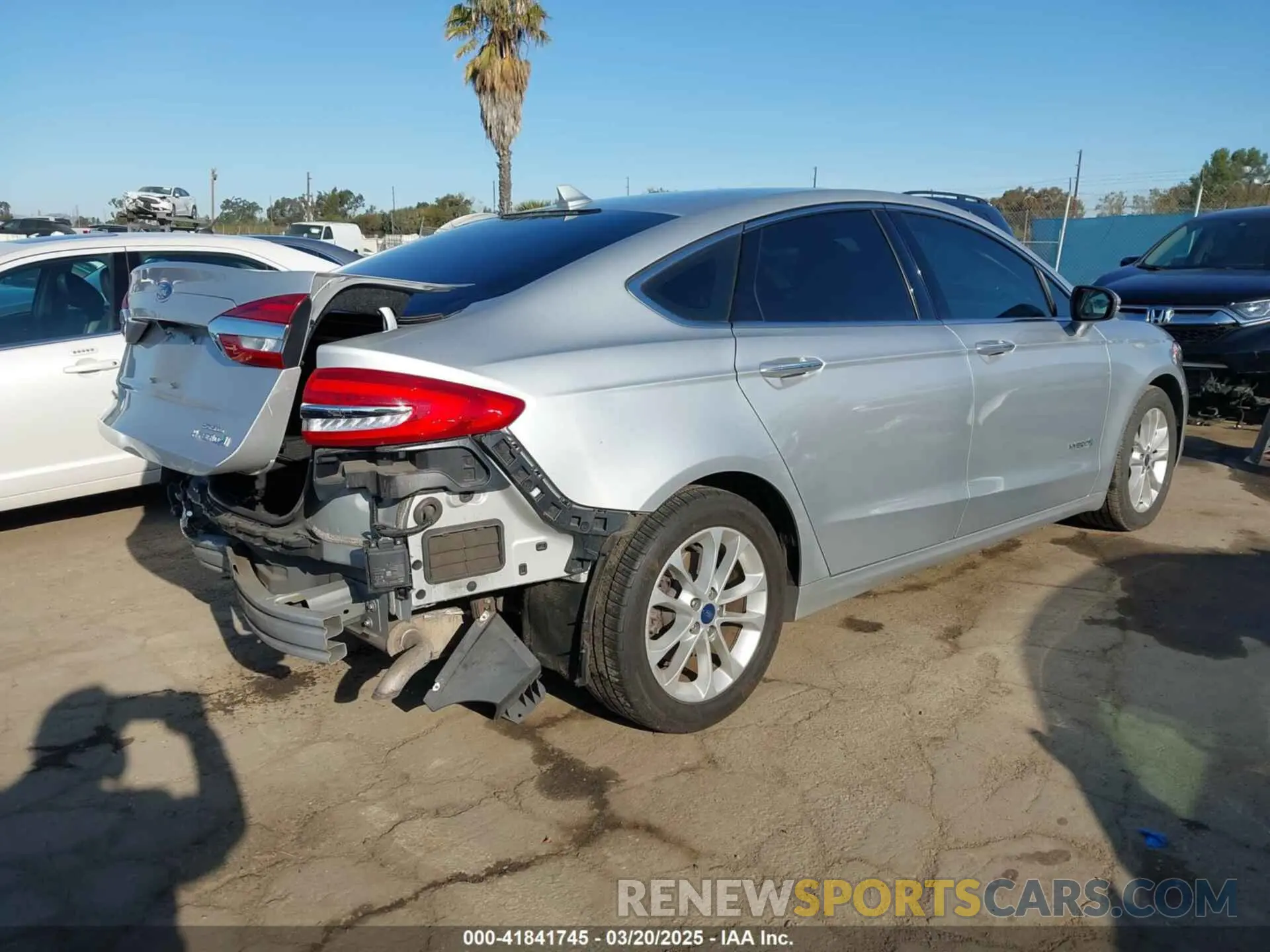 4 Photograph of a damaged car 3FA6P0MU8KR148778 FORD FUSION HYBRID 2019