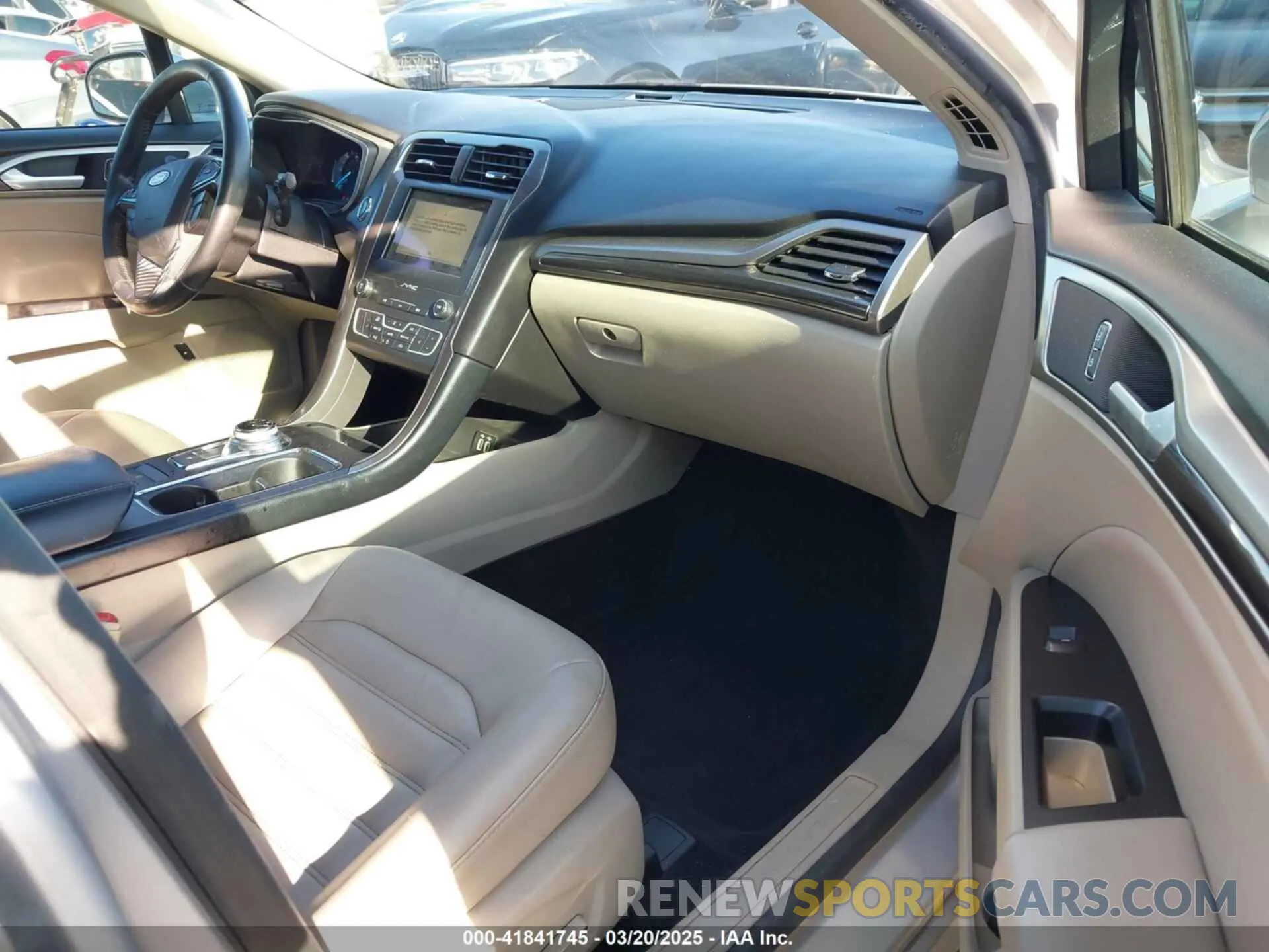 5 Photograph of a damaged car 3FA6P0MU8KR148778 FORD FUSION HYBRID 2019