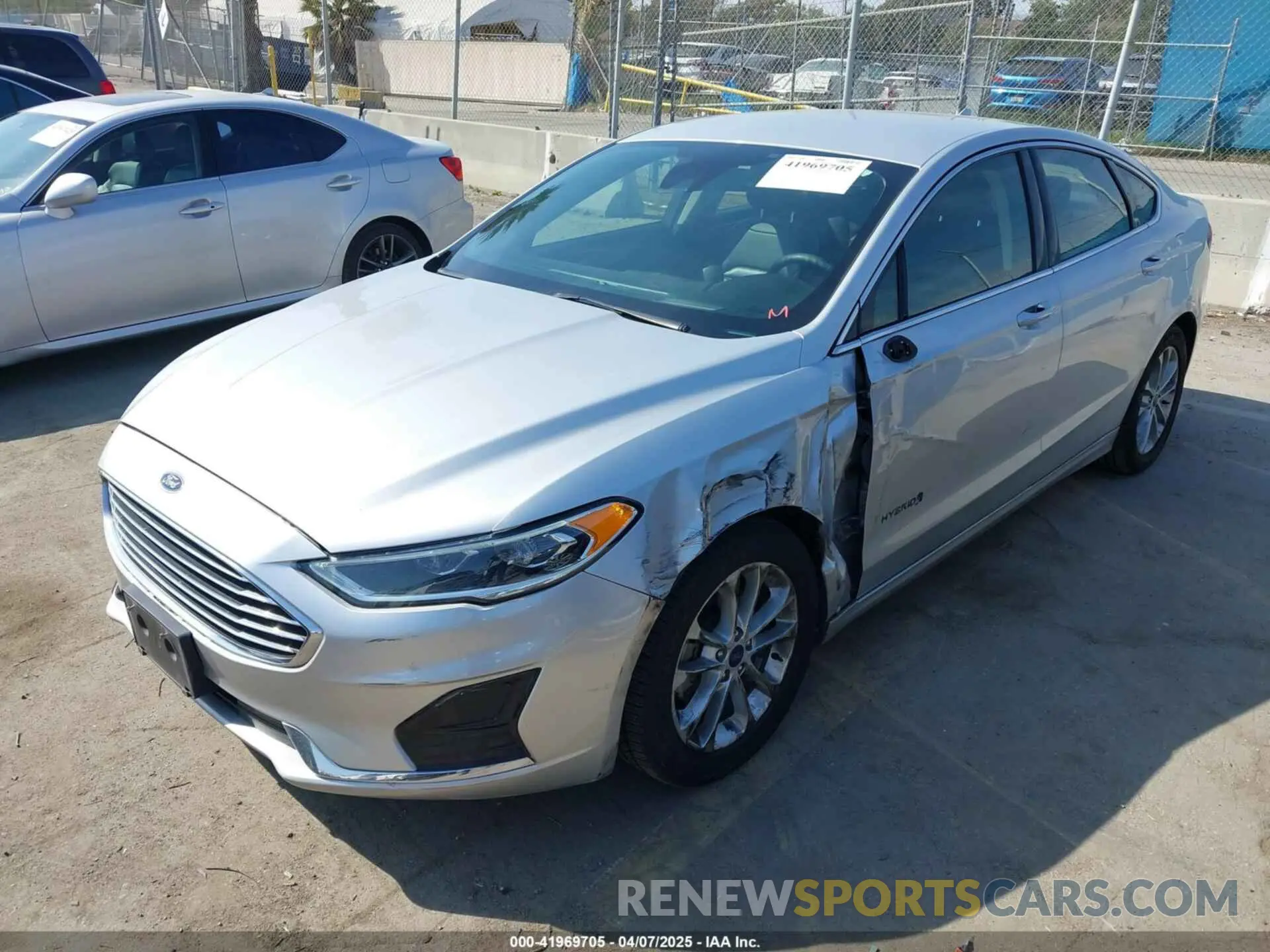 2 Photograph of a damaged car 3FA6P0MU8KR189542 FORD FUSION HYBRID 2019