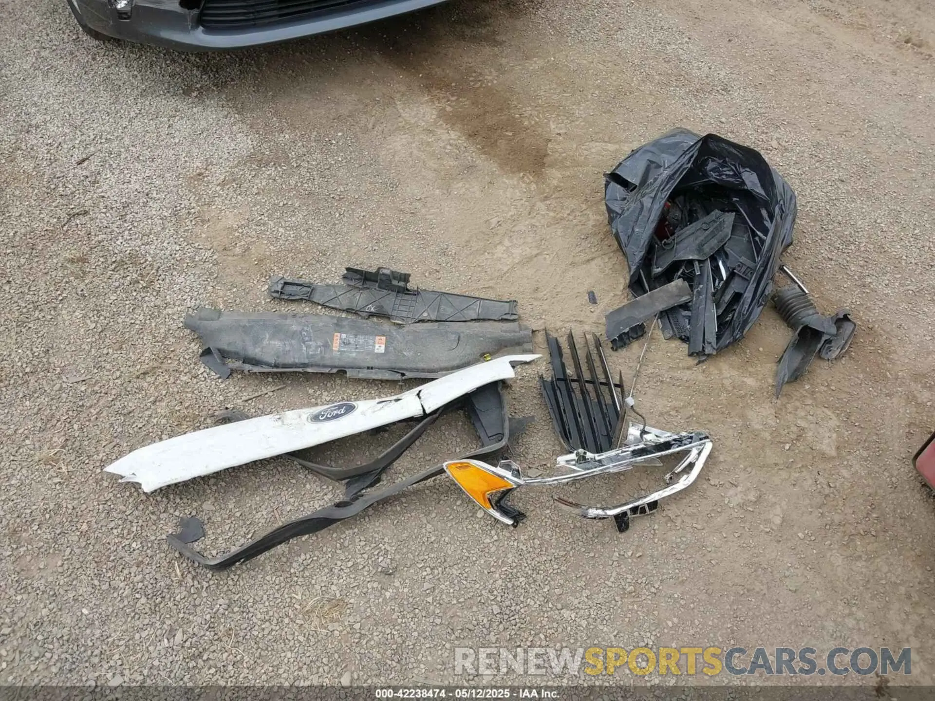 12 Photograph of a damaged car 3FA6P0MU9KR189520 FORD FUSION HYBRID 2019