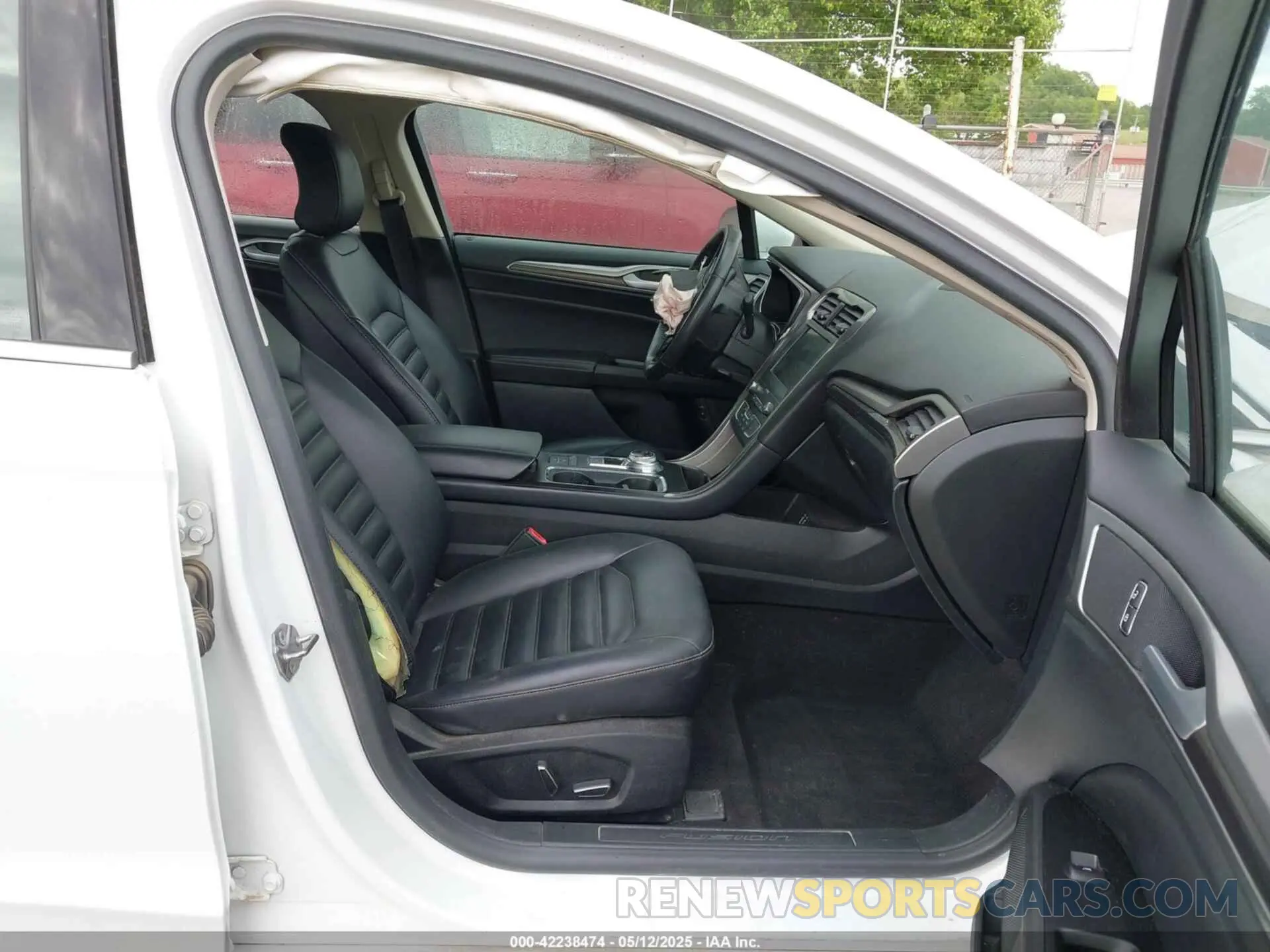 5 Photograph of a damaged car 3FA6P0MU9KR189520 FORD FUSION HYBRID 2019