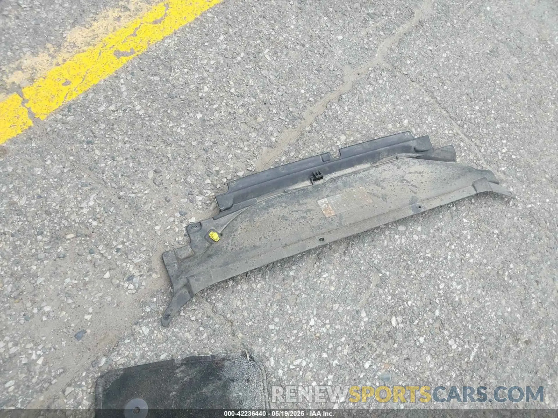 12 Photograph of a damaged car 3FA6P0MUXKR102904 FORD FUSION HYBRID 2019