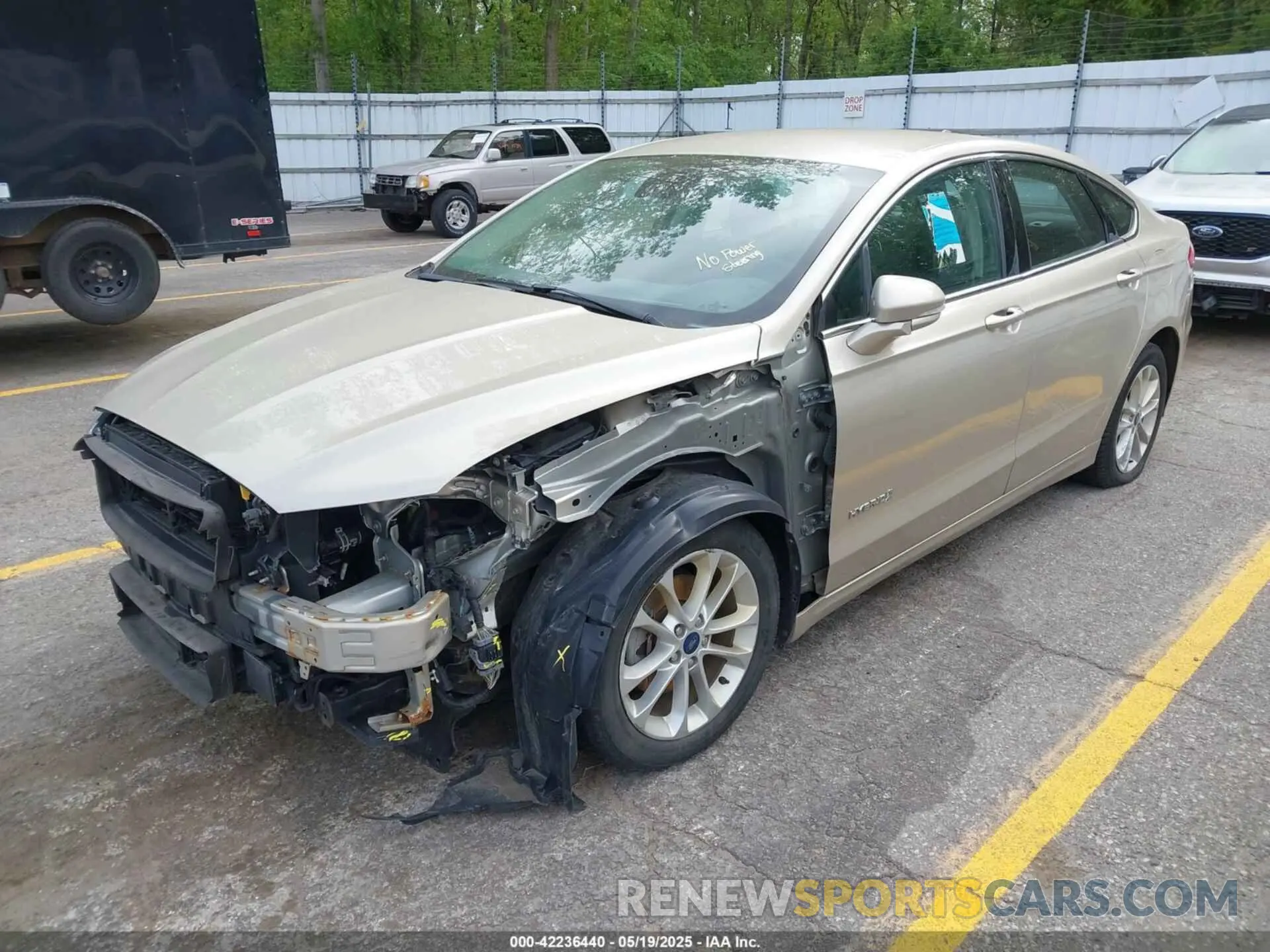 2 Photograph of a damaged car 3FA6P0MUXKR102904 FORD FUSION HYBRID 2019