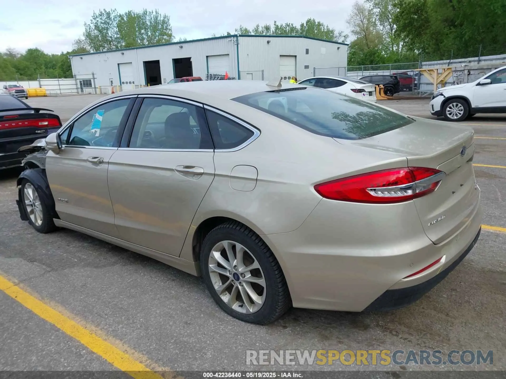 3 Photograph of a damaged car 3FA6P0MUXKR102904 FORD FUSION HYBRID 2019