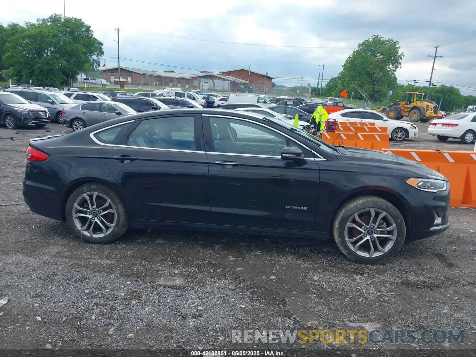 13 Photograph of a damaged car 3FA6P0RU0KR169164 FORD FUSION HYBRID 2019