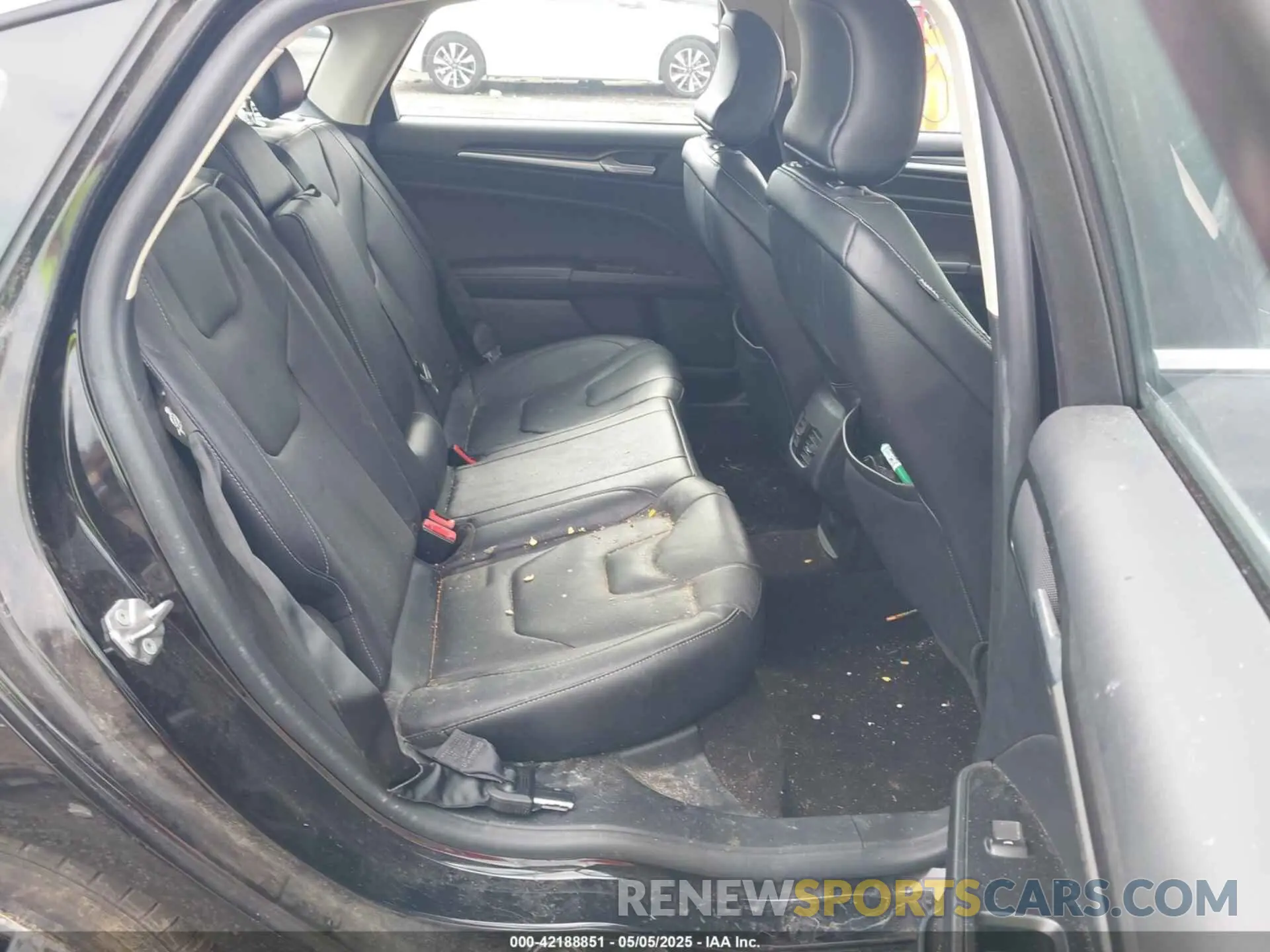 8 Photograph of a damaged car 3FA6P0RU0KR169164 FORD FUSION HYBRID 2019