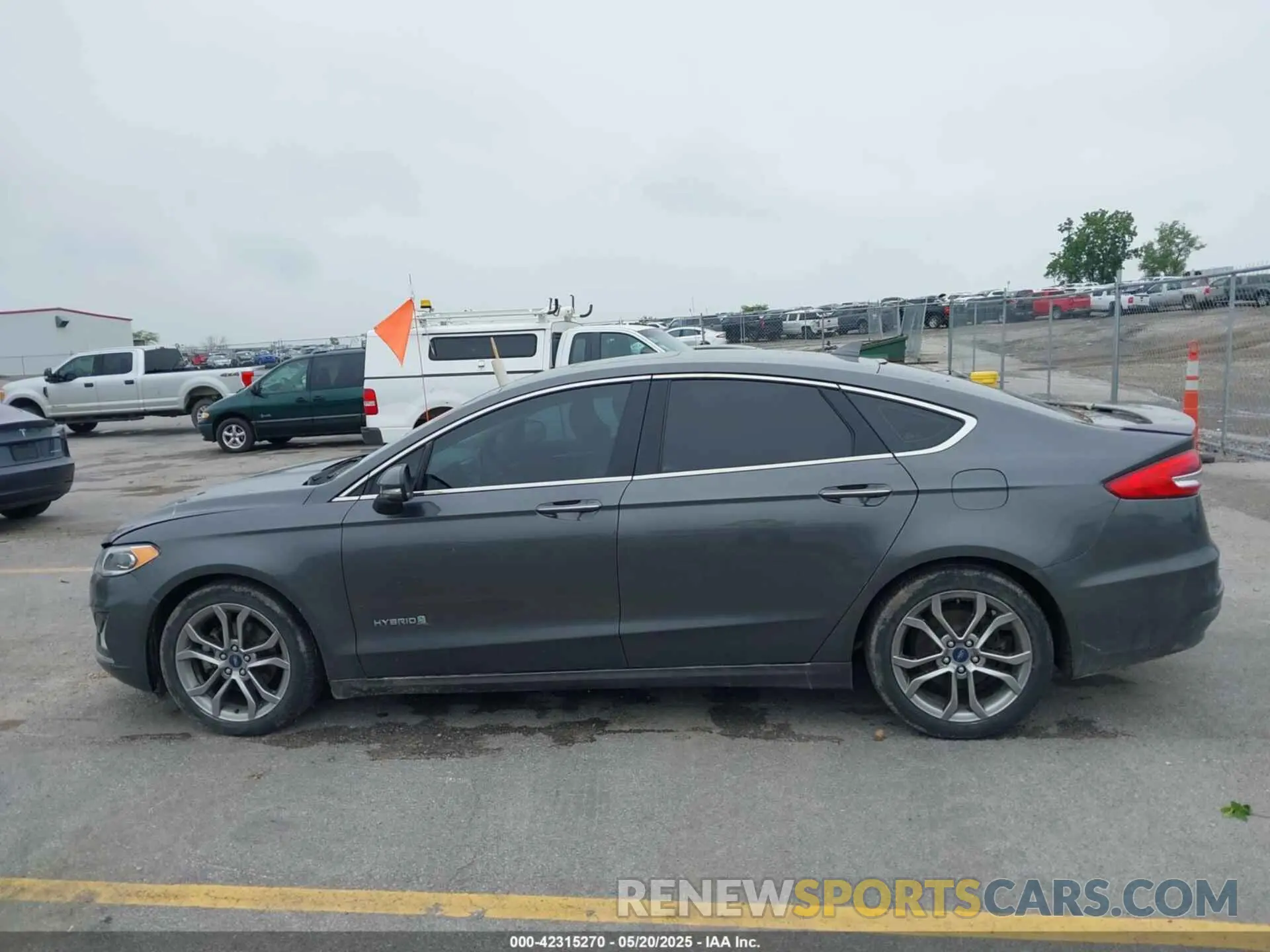 15 Photograph of a damaged car 3FA6P0RU0KR181931 FORD FUSION HYBRID 2019