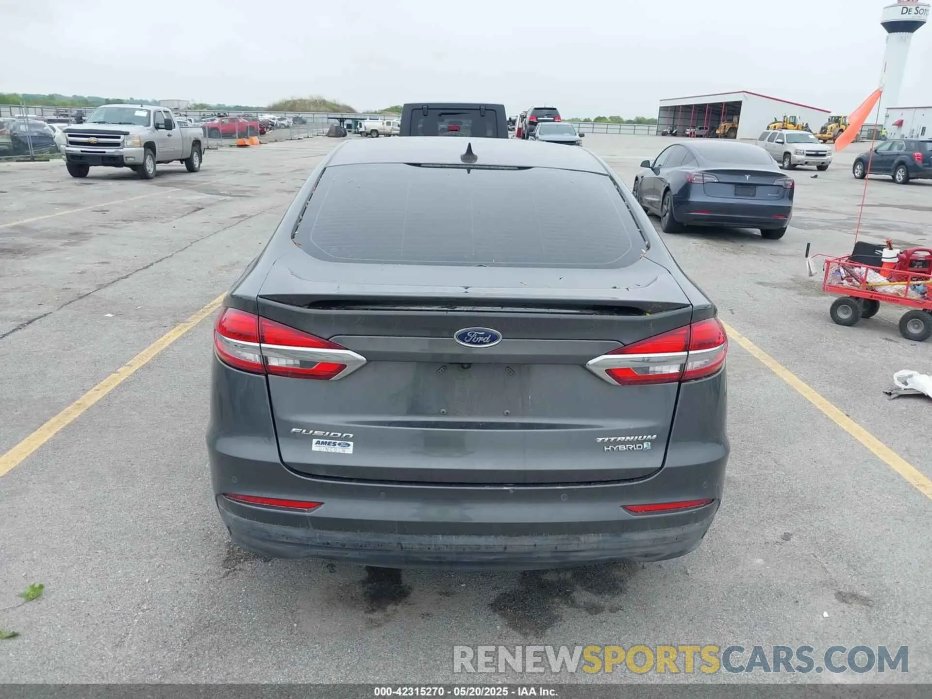 17 Photograph of a damaged car 3FA6P0RU0KR181931 FORD FUSION HYBRID 2019