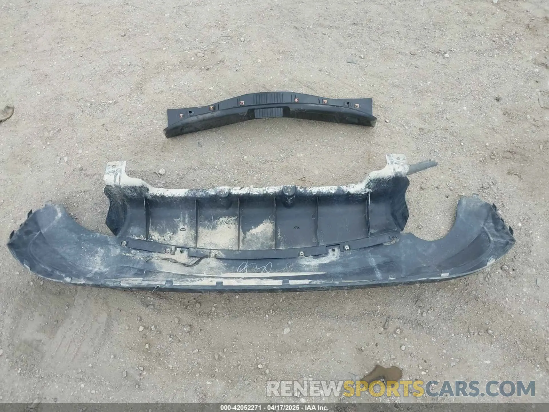 12 Photograph of a damaged car 3FA6P0RU1KR235561 FORD FUSION HYBRID 2019
